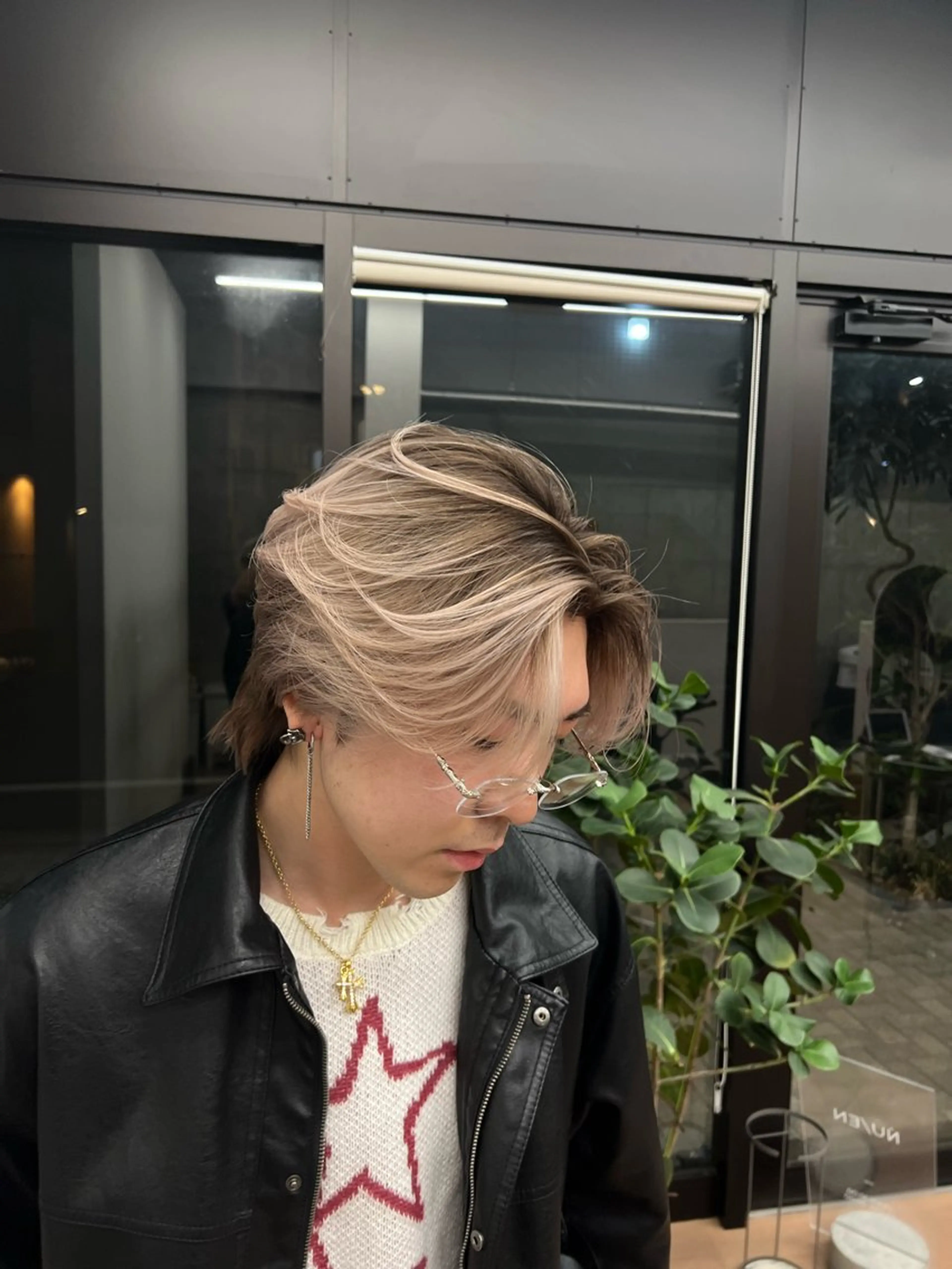 ミディアム レイヤーカット ヘアカラー kouji メンズバレイヤージュのヘアスタイル