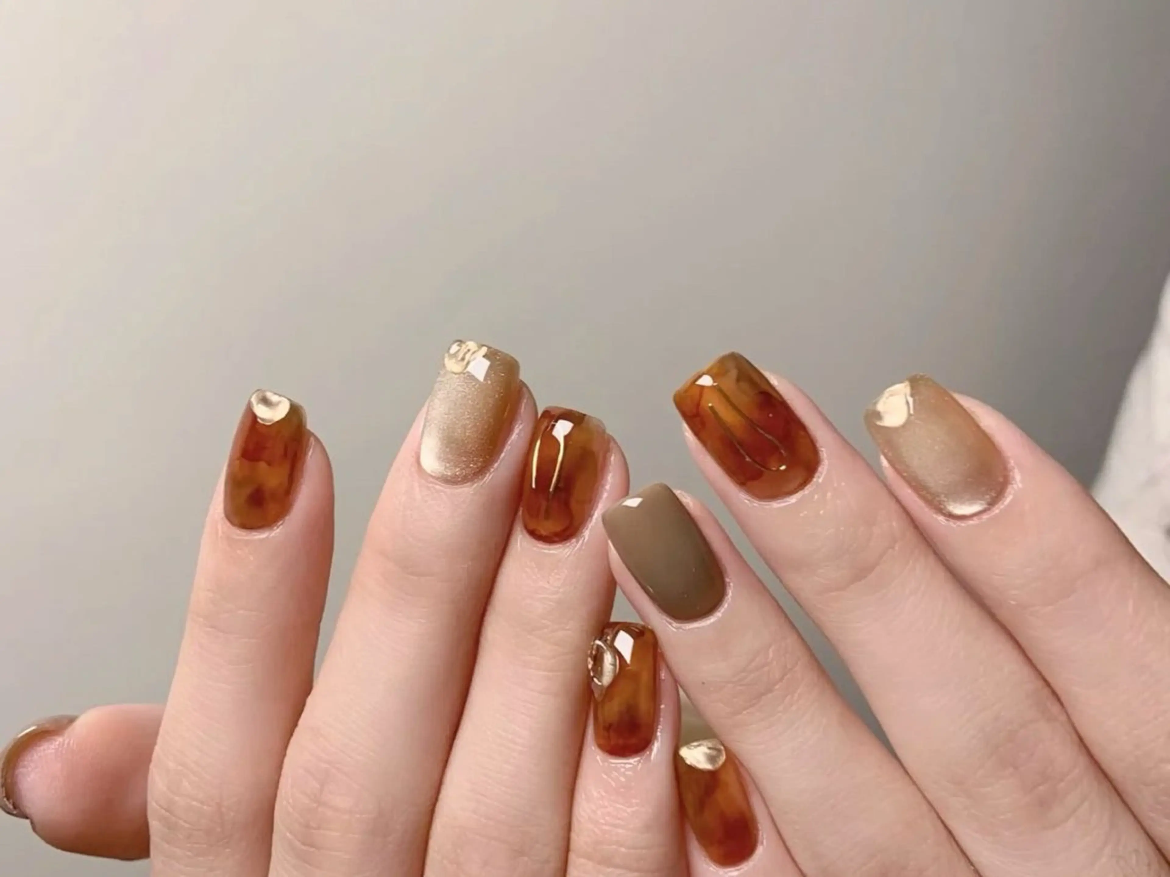 ネイル アートネイル べっ甲ネイル チークネイル 長さ出し フットネイル ハンドネイル ハンドケア ラッキーネイルサロン 西川口東口店のネイルデザイン