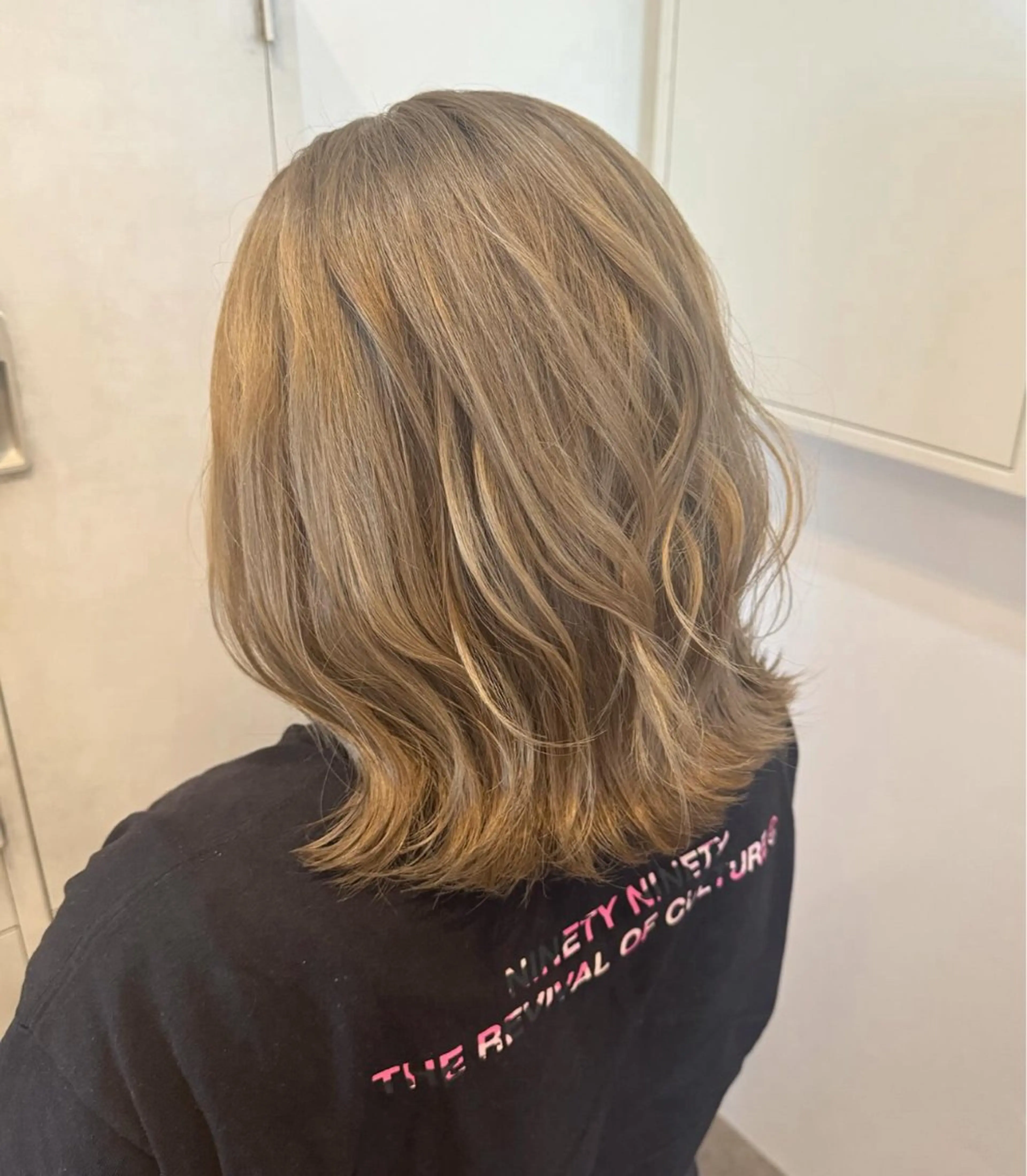 ミディアム 艶カラー 🩵NATSUKIのヘアスタイル