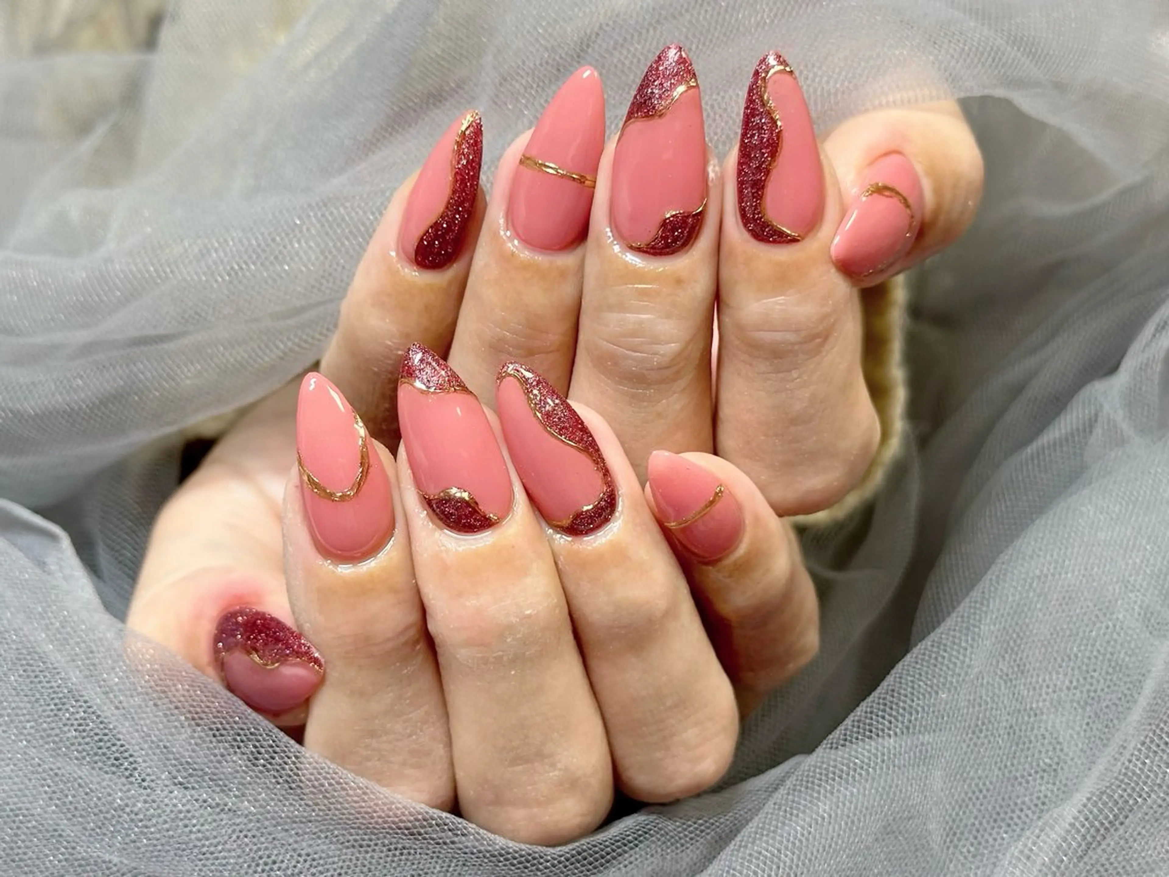 ネイル フラッシュネイル ラメ(グリッター) ピンク 赤色 ハンドネイル Nail Salon KURELLYのネイルデザイン