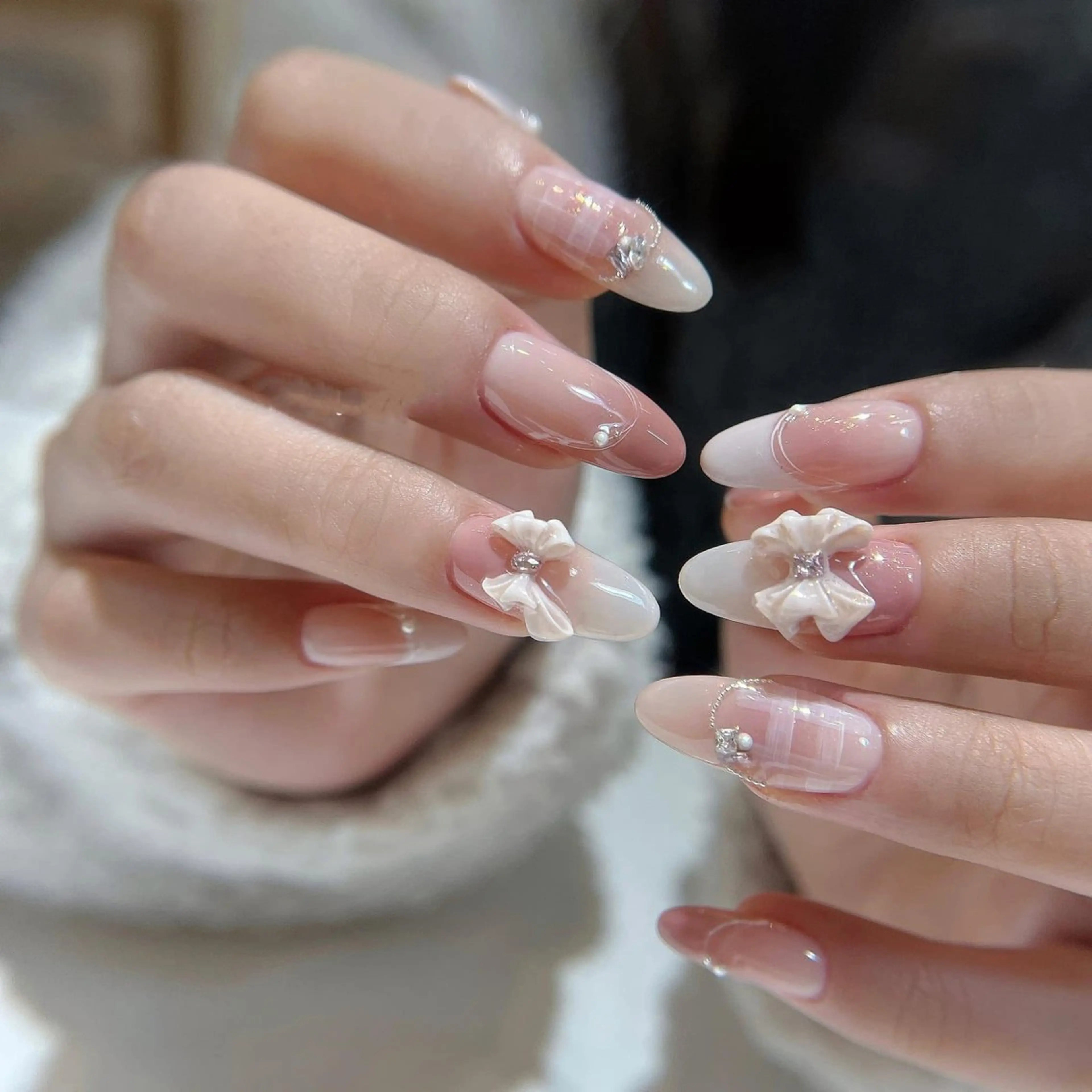 ネイル チークネイル フレンチネイル グラデーション キラキラネイル 韓国ネイル ハンドネイル Minette nailHuongのネイルデザイン