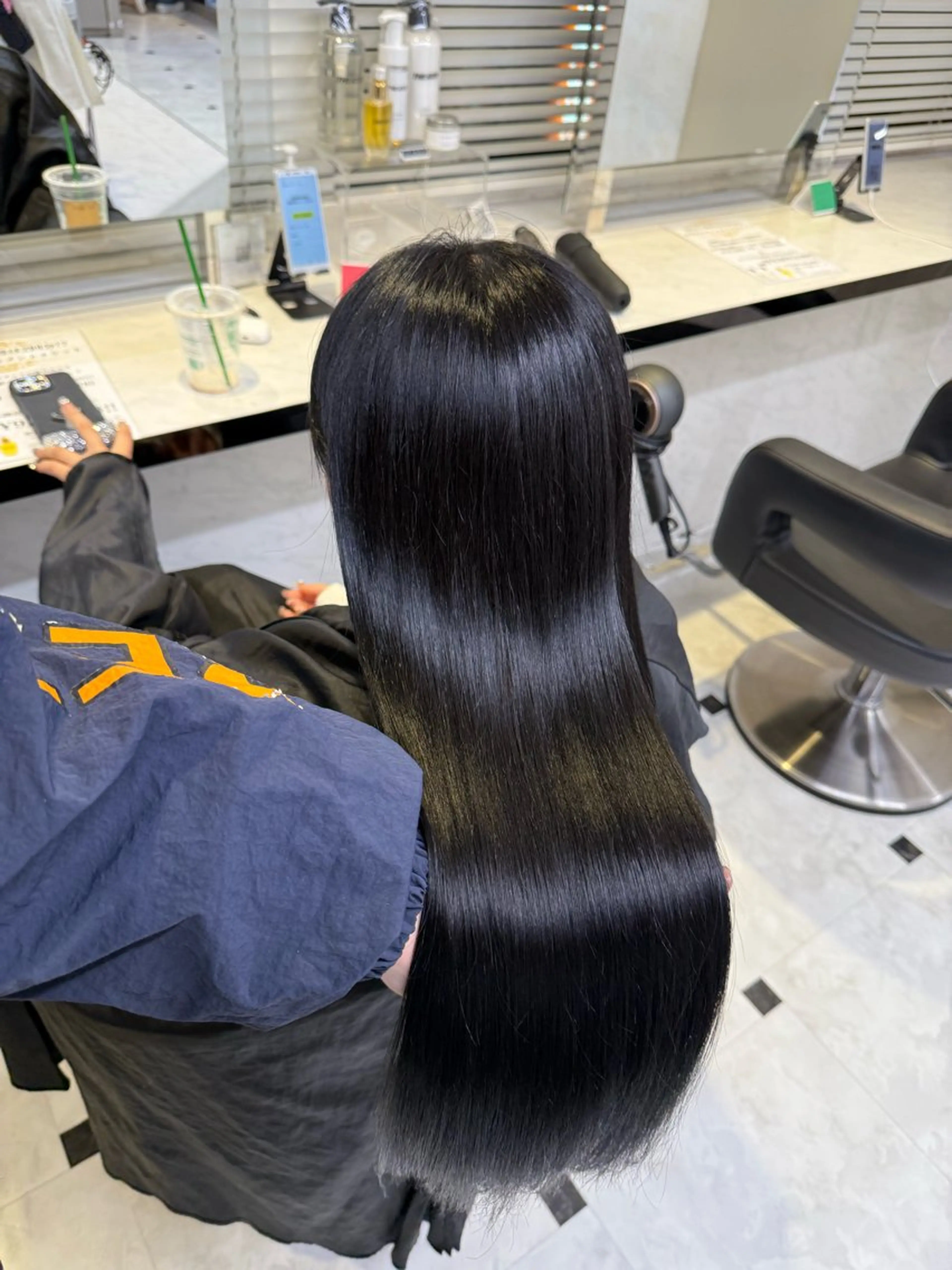 ロング カラー 黒髪 ブルーカラー ブルーブラック 髪質改善 カット ヘアカラー トリートメント 韓国風グレージュ 🤍たくみ🤍のヘアスタイル