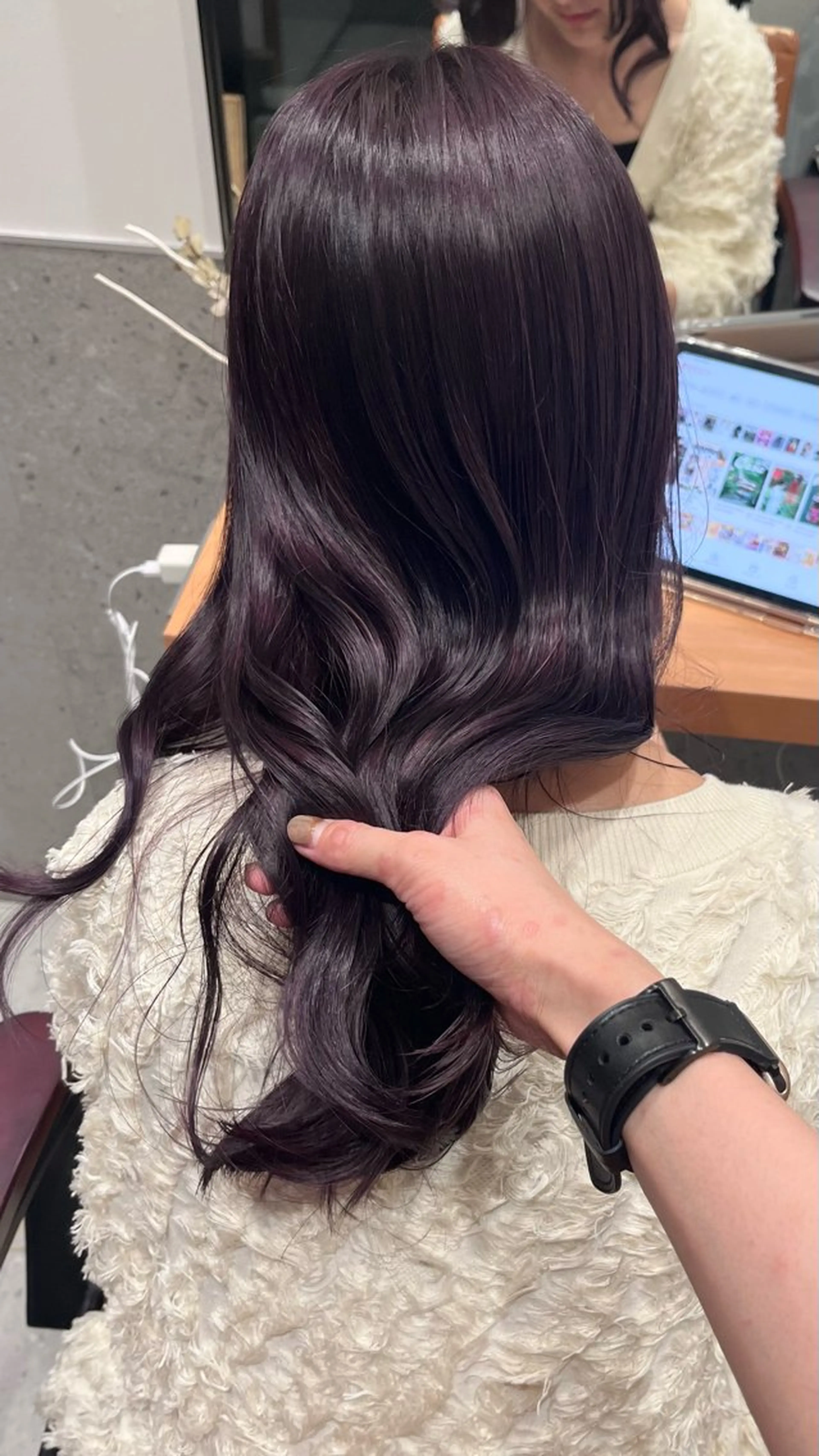 ロング カラー ヘアカラー 大人girly🛋️ 🤍yukakoのヘアスタイル