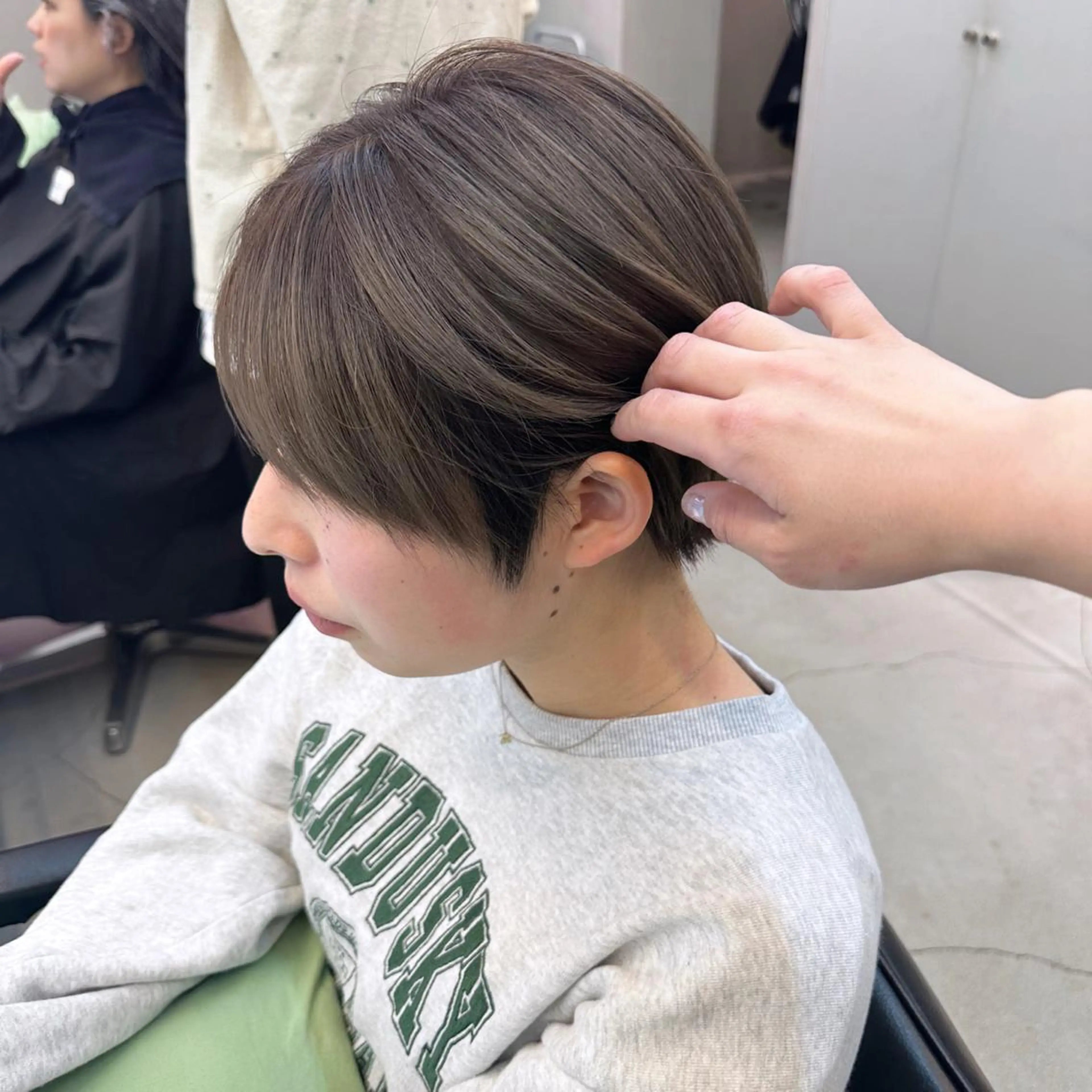 ショート カラー カット ヘアカラー トリートメント 岡野 静華のヘアスタイル