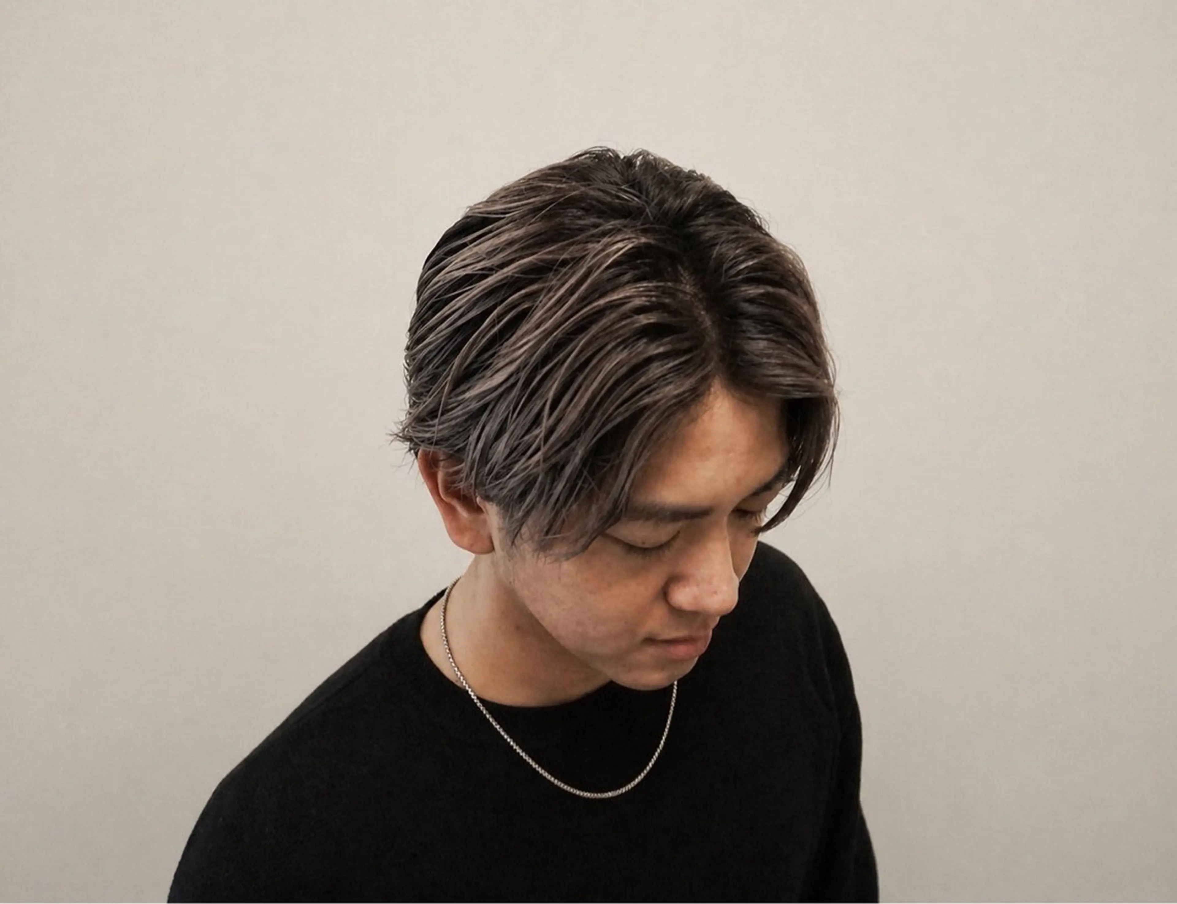 ミディアム カット ヘアカラー BLEACH 🟥 PERM 天神🏆のヘアスタイル