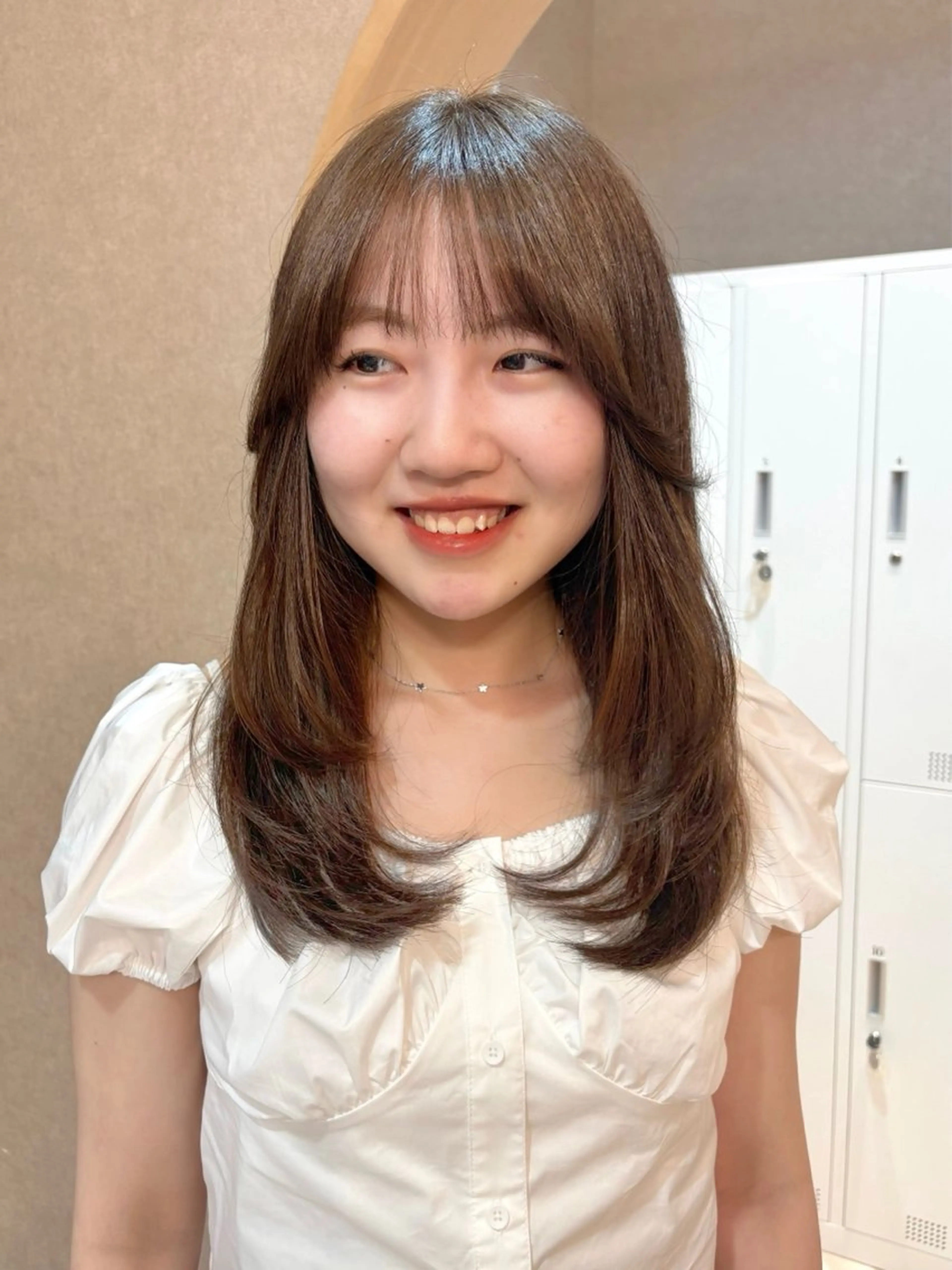 ミディアム カット ヘアカラー トリートメント 似合わせ/ベージュ /レイヤー/りほ🤍のヘアスタイル