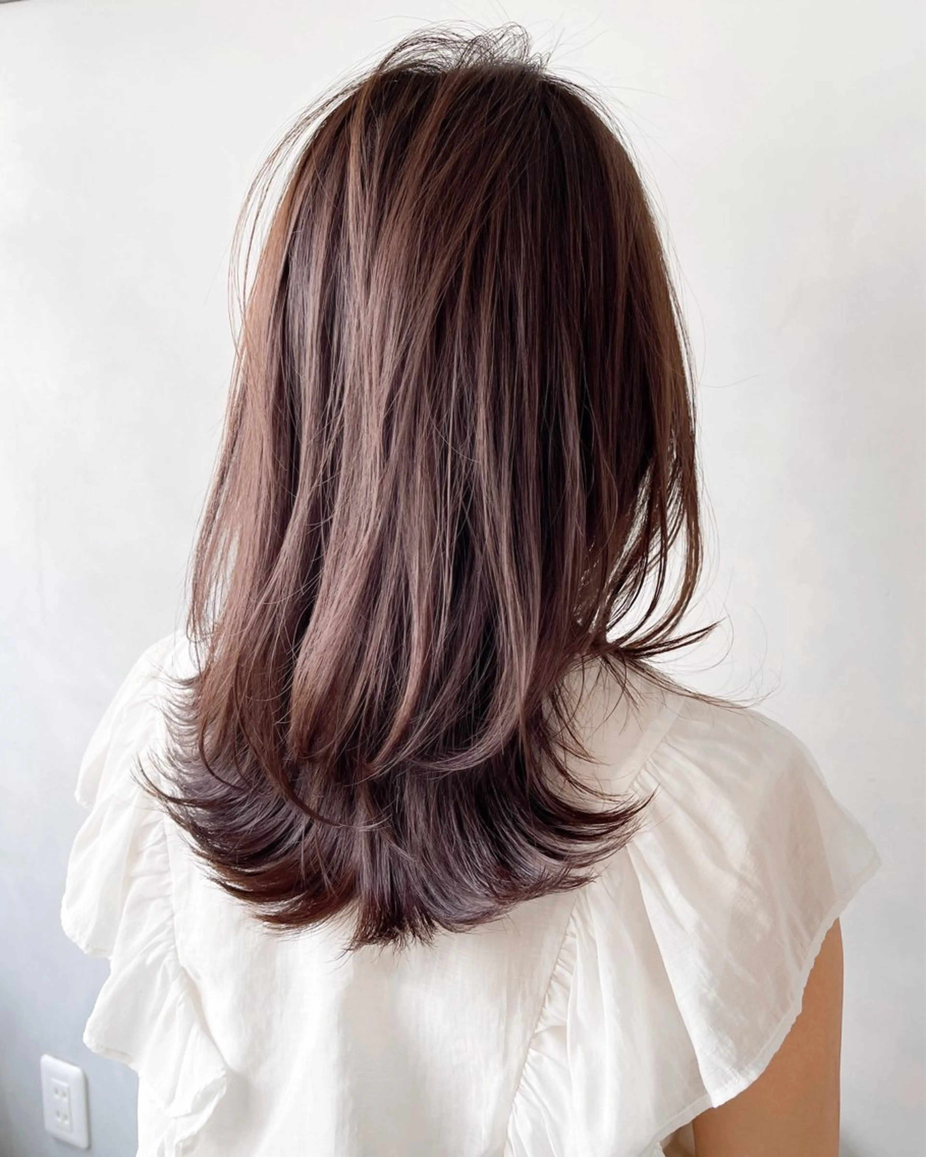 ミディアム カラー キッズ アッシュ ベージュカラー ブラウンカラー くびれヘア レイヤーカット 宮本 聖希のヘアスタイル