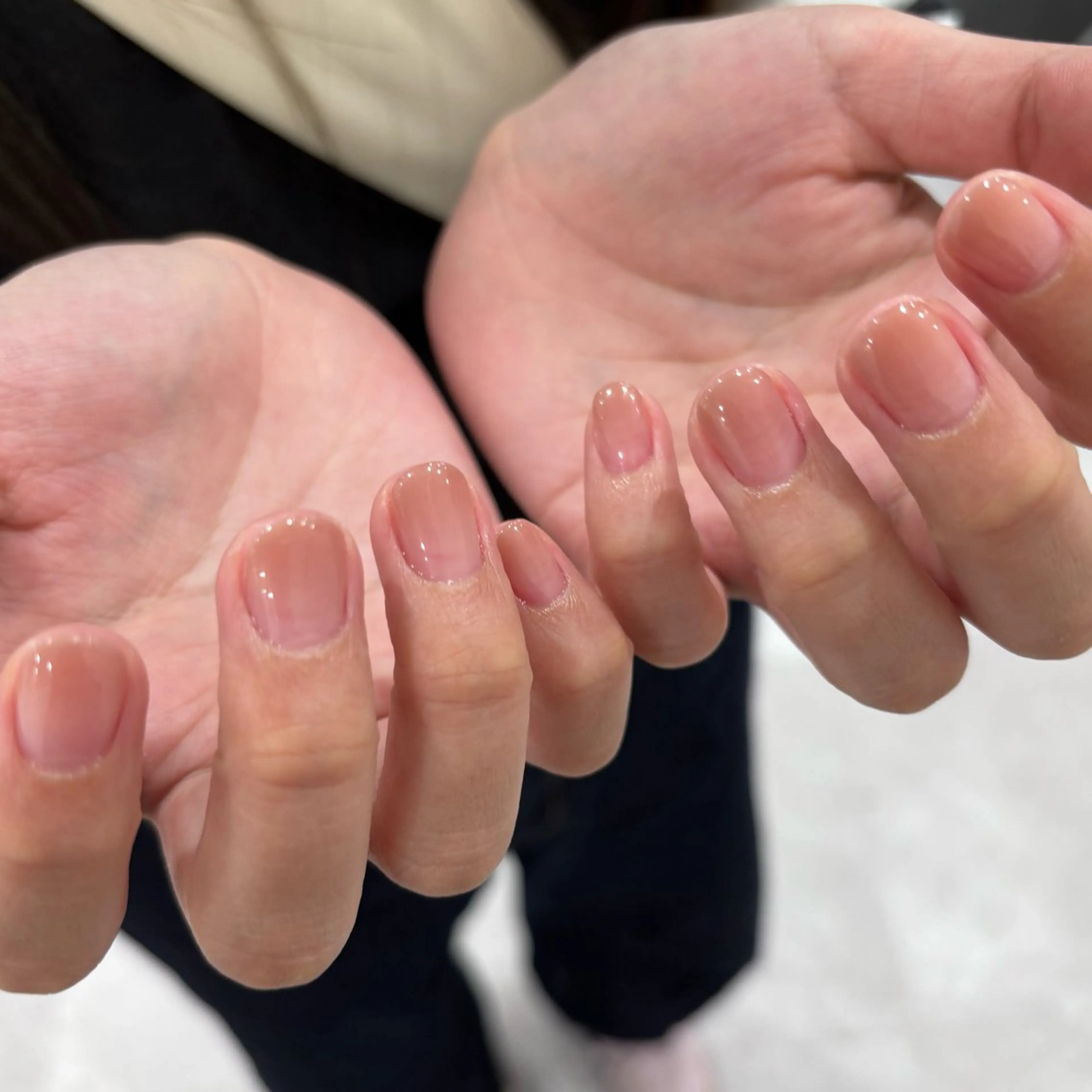 【オフあり】パラジェルベース＋ケア＋ナチュラルカラーグラデーション(クリアベース)  ¥5300の写真