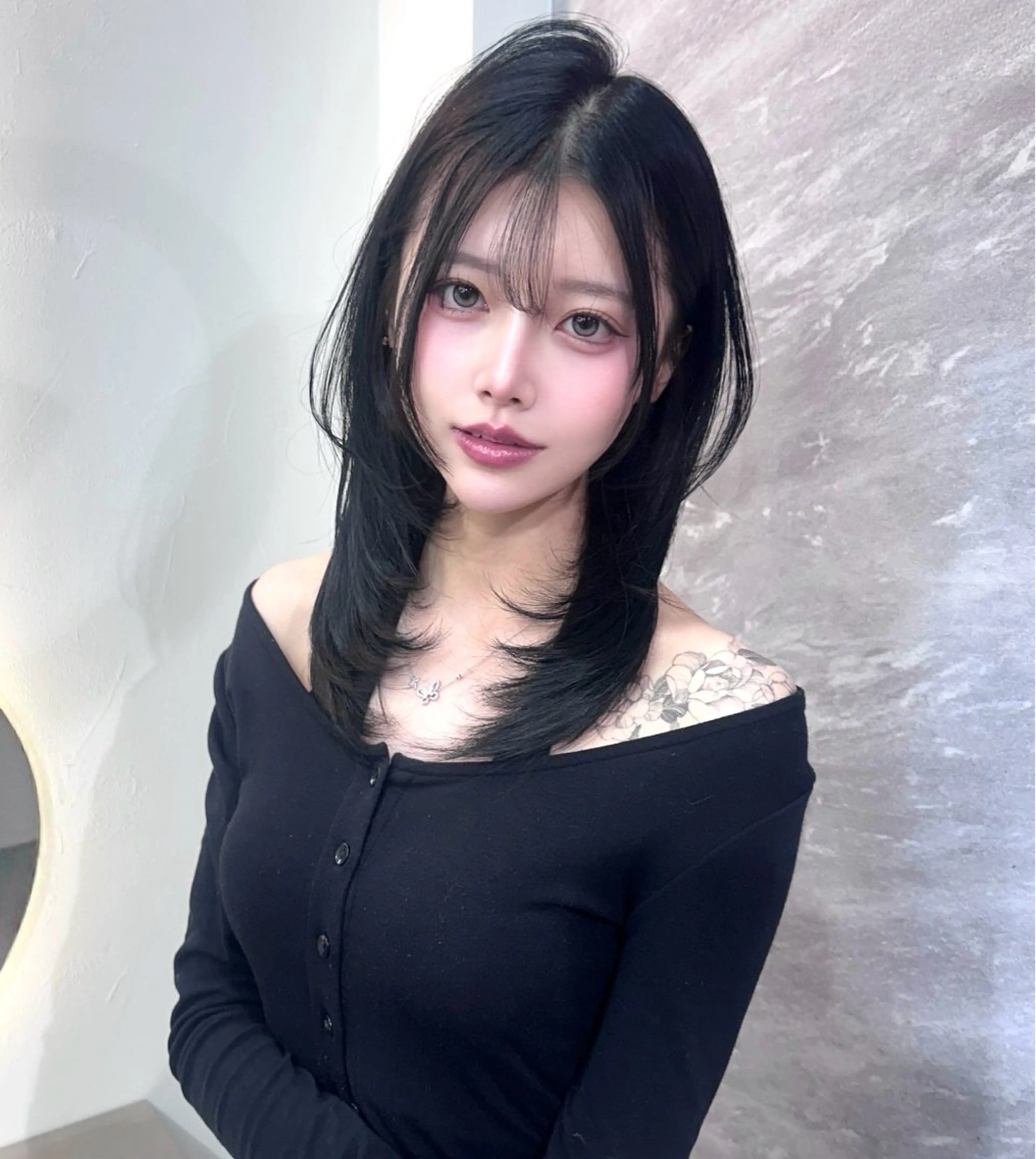 ロング カラー ヘアアレンジ カット ヘアカラー 🖤kana/艶髪/ 韓国風暗髪カラー🖤のヘアスタイル