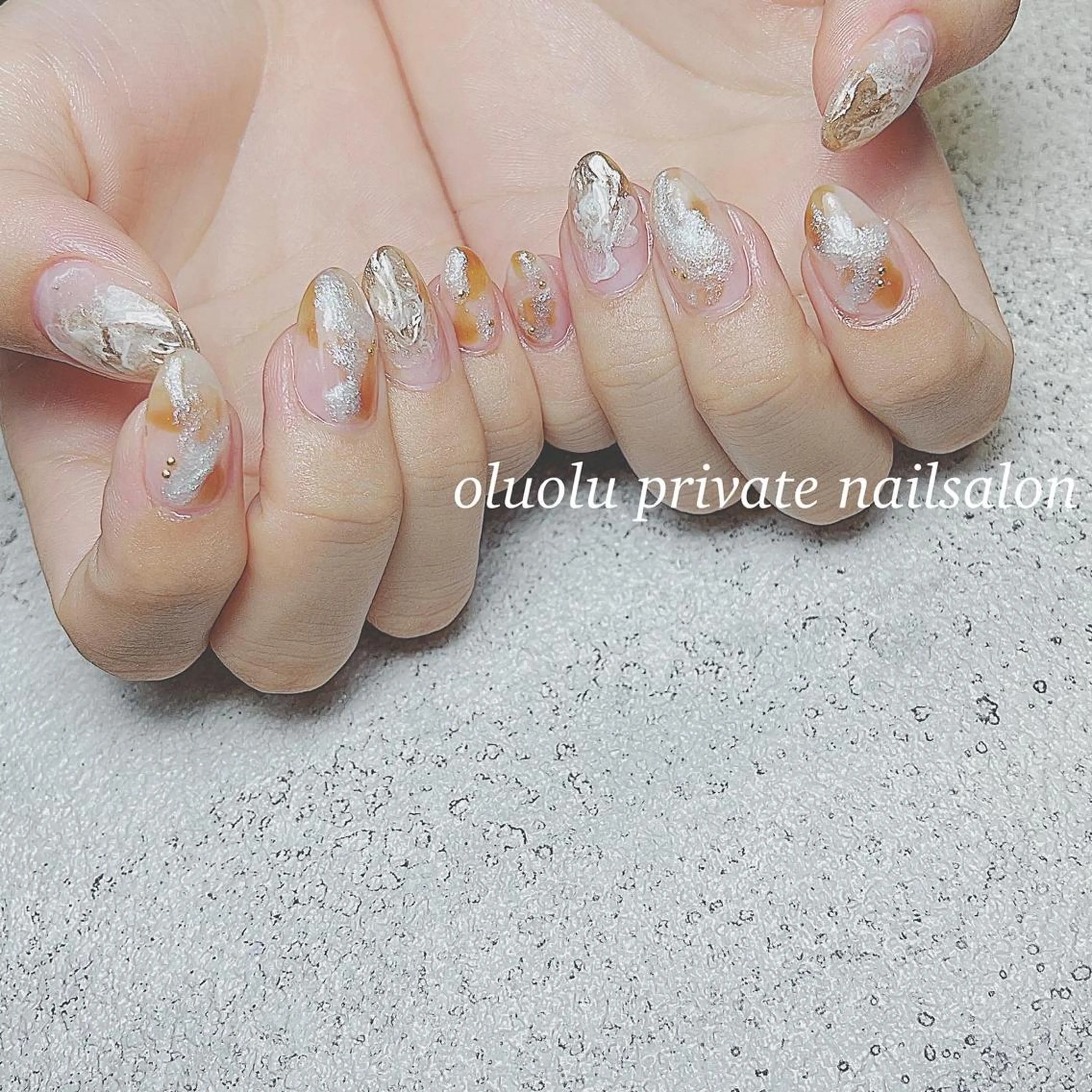 ネイル ミラーネイル ニュアンスネイル ハンドネイル 大村 紬華のネイルデザイン