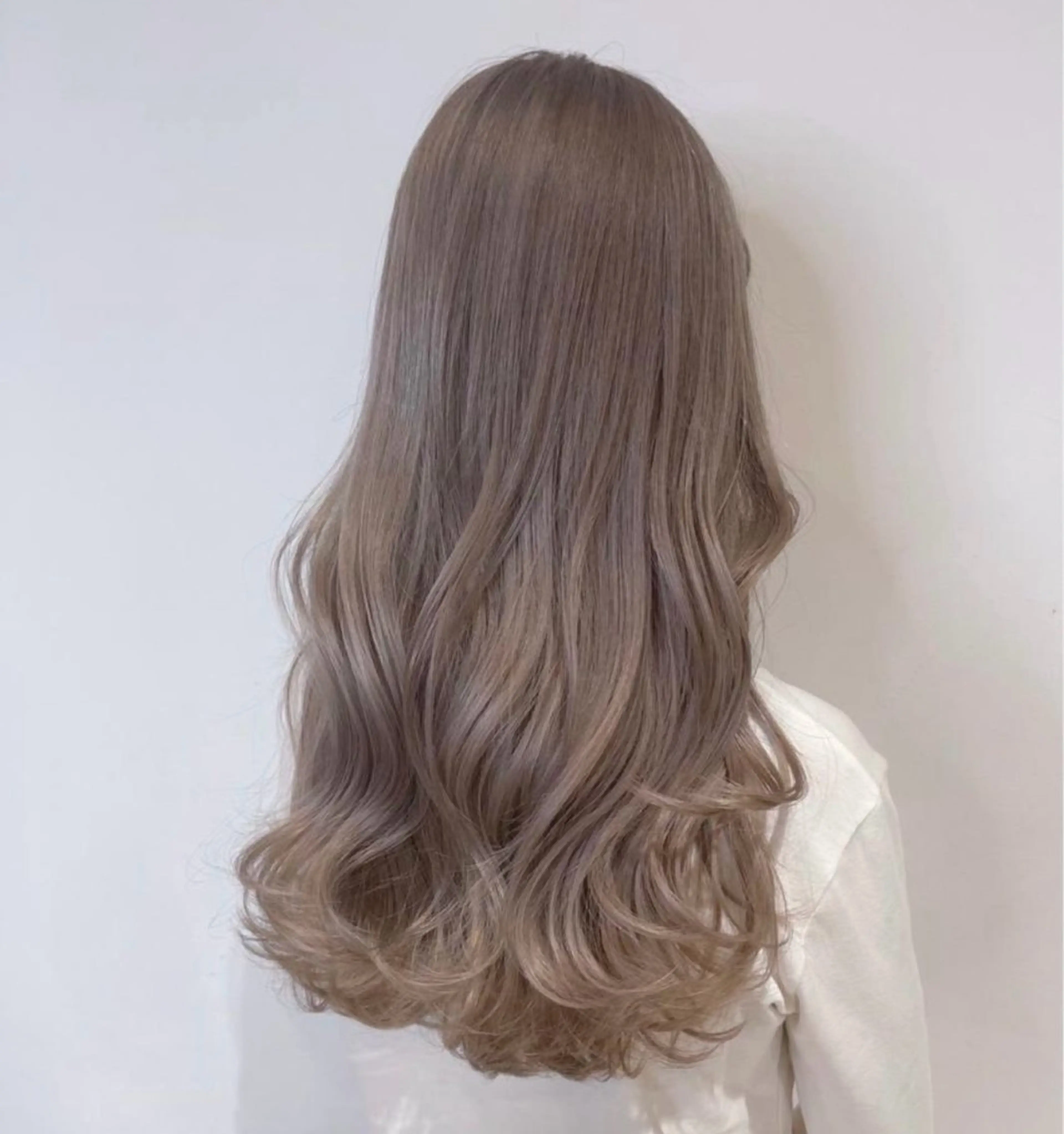 ロング カラー ヘアアレンジ 🍑🧋ハイトーン 暖色カラーlucaのヘアスタイル