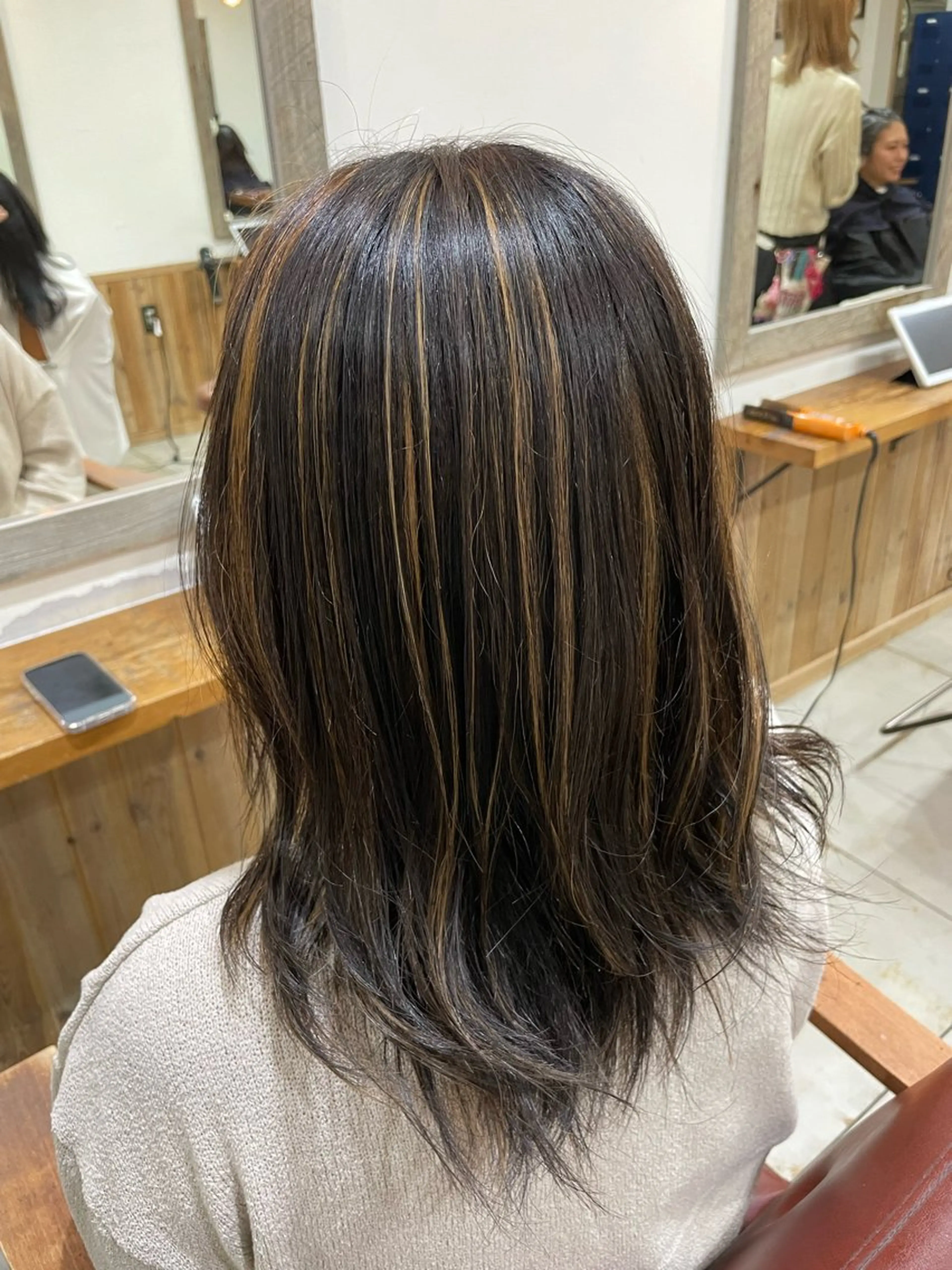 ミディアム ショートボブ ボブ ハイライト レイヤーカット Wカラーレイヤーカ ット⚡️CHIAKIのヘアスタイル