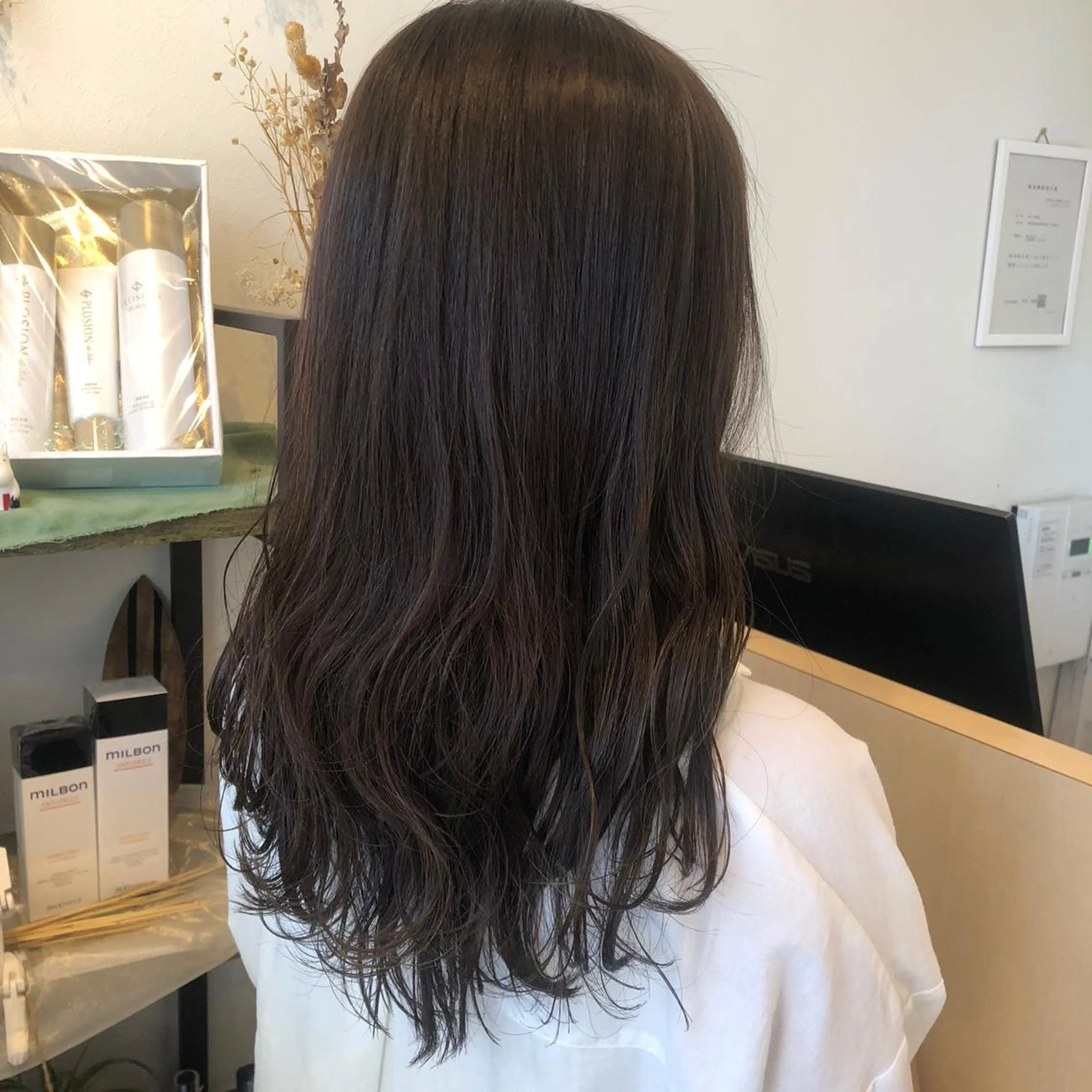 ミディアム 髪質改善ストレー ト指名NO.1林駿希のヘアスタイル