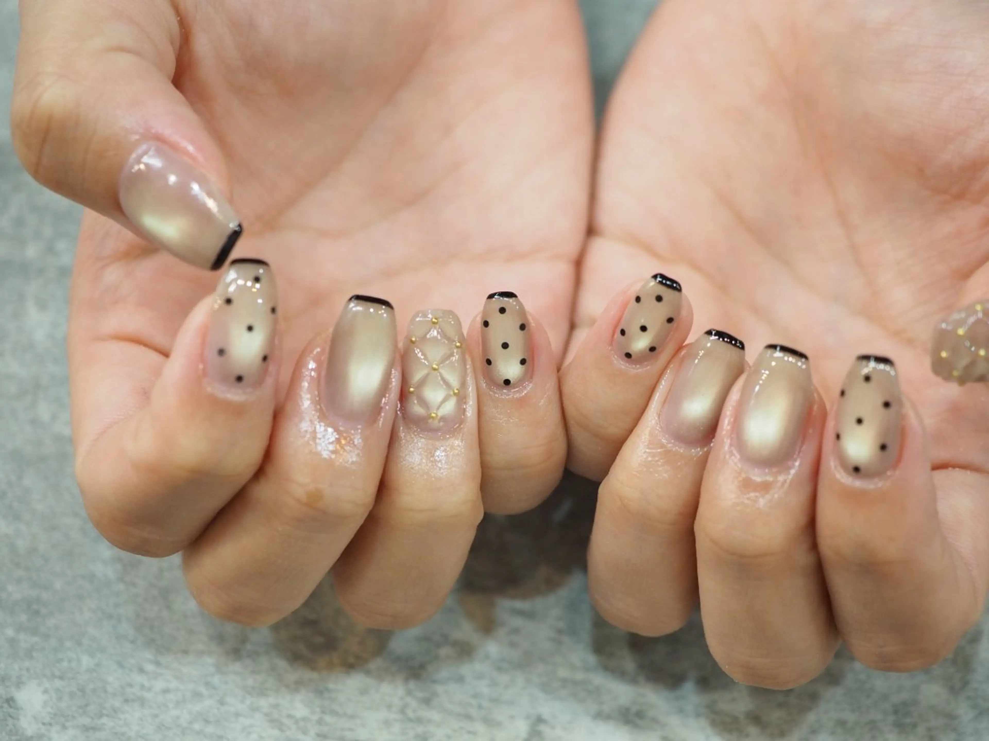 ネイル ドット ハンドネイル glaNje shioriのネイルデザイン