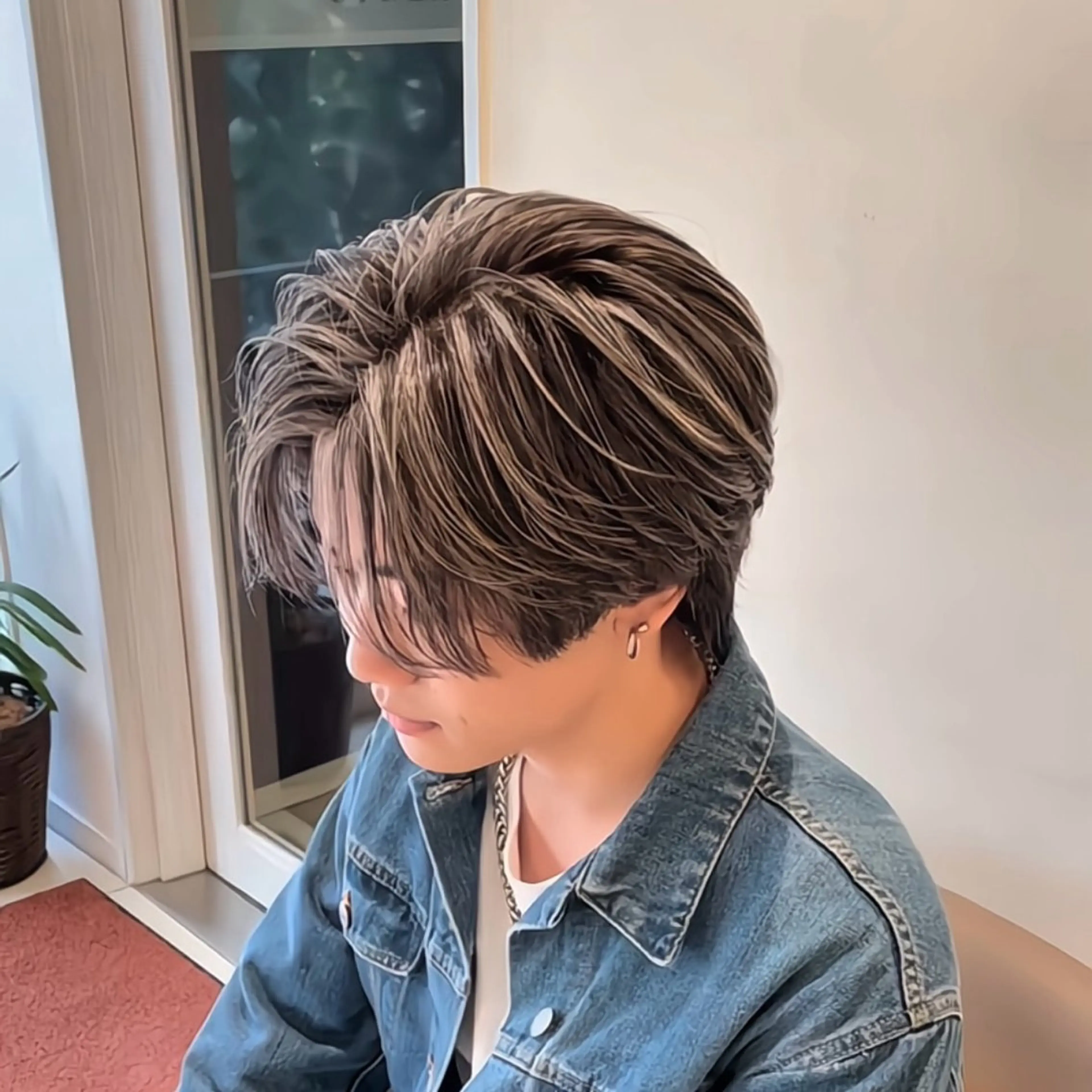 ミディアム カラー メンズ カット ヘアカラー メンズバレイヤージュ 🔥メンズカット🔥のヘアスタイル