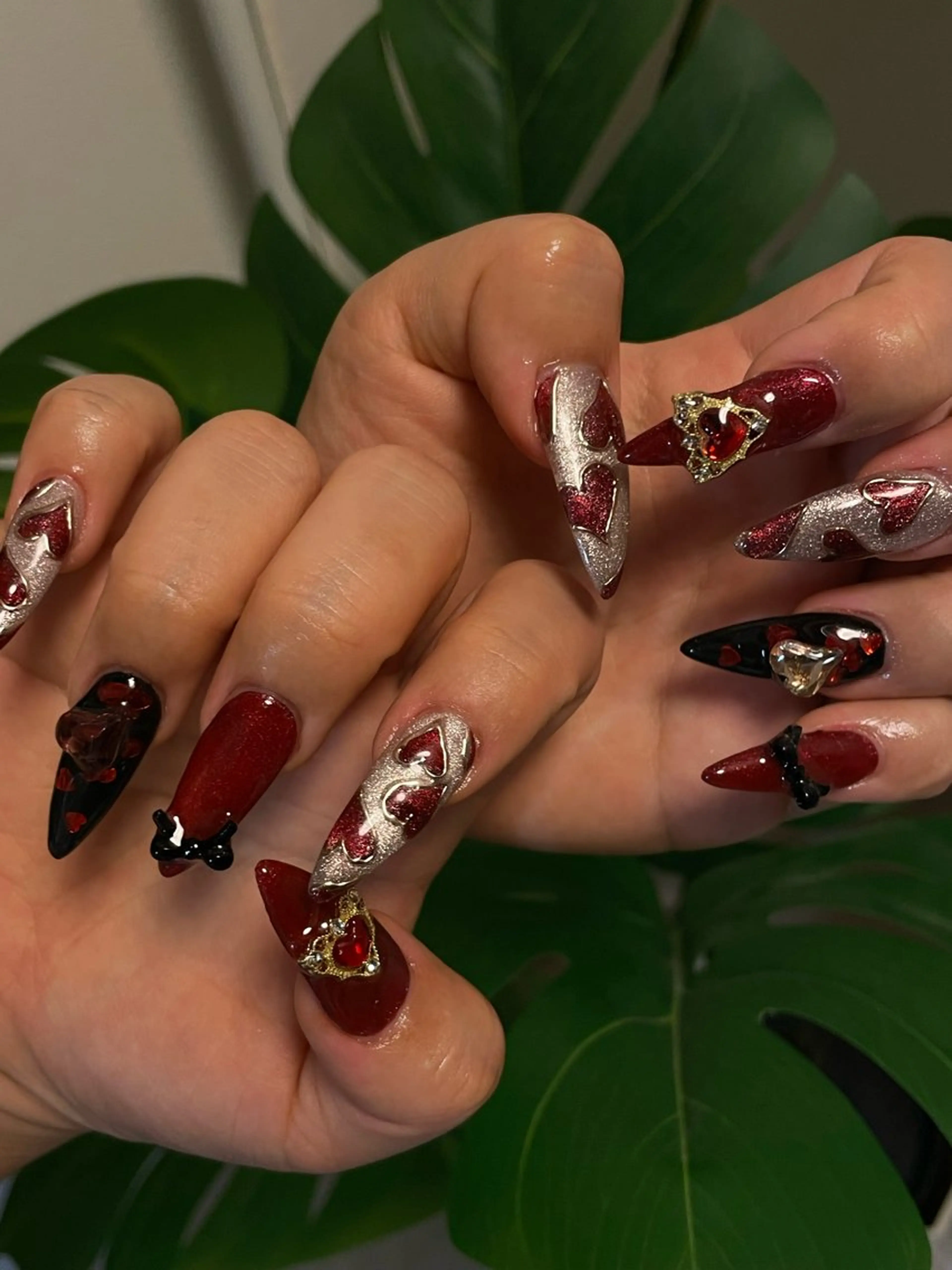 ネイル アートネイル ハート 赤色 リボン 春ネイル ハンドネイル Nail salon 🎀Angeのネイルデザイン