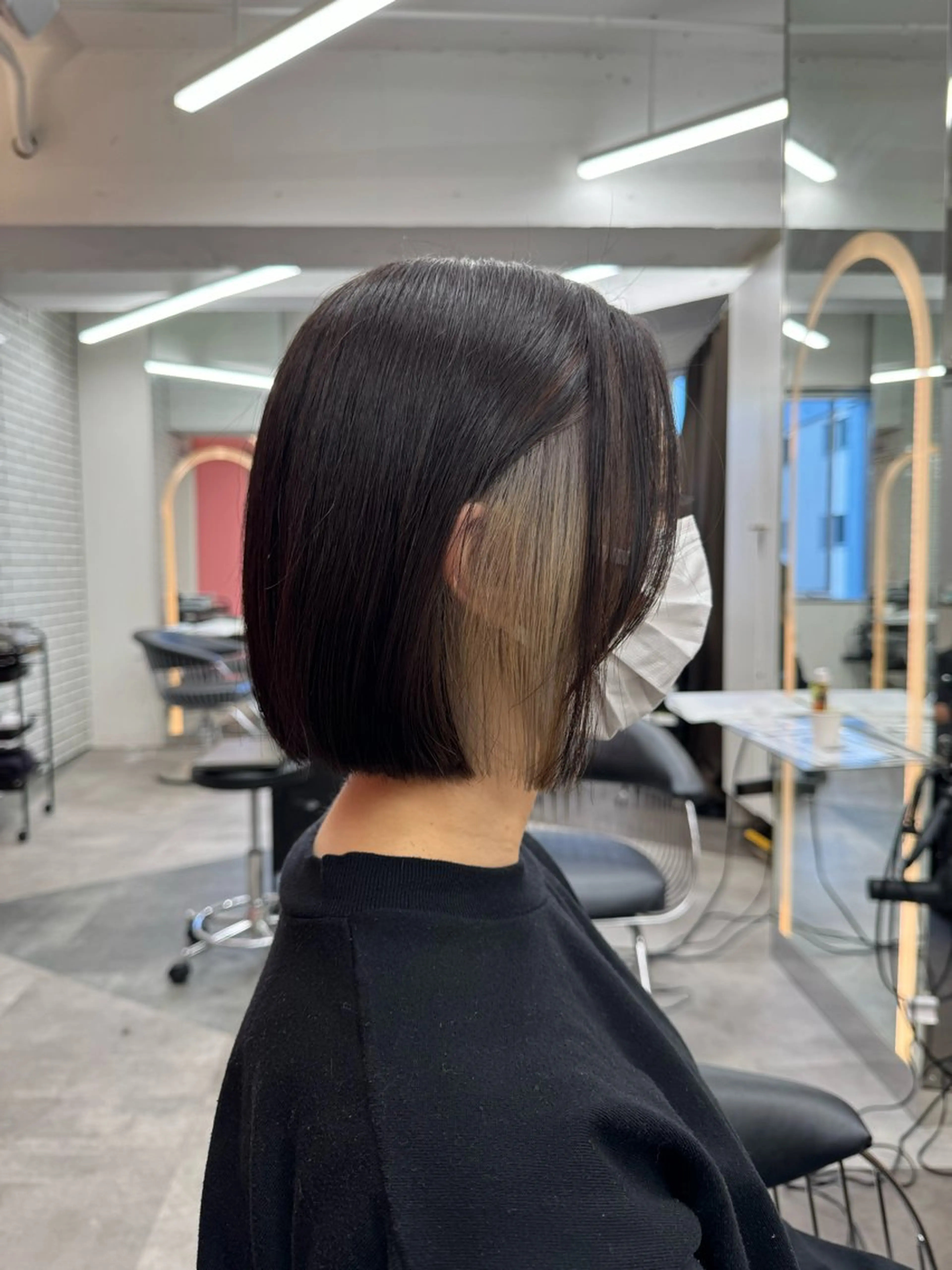 ショート カラー 切りっぱなしボブ ベージュカラー ブリーチ ケアブリーチ イヤリングカラー ヘアカラー トリートメント 🌹艶ボブの達人🌹 SYOHEIのヘアスタイル