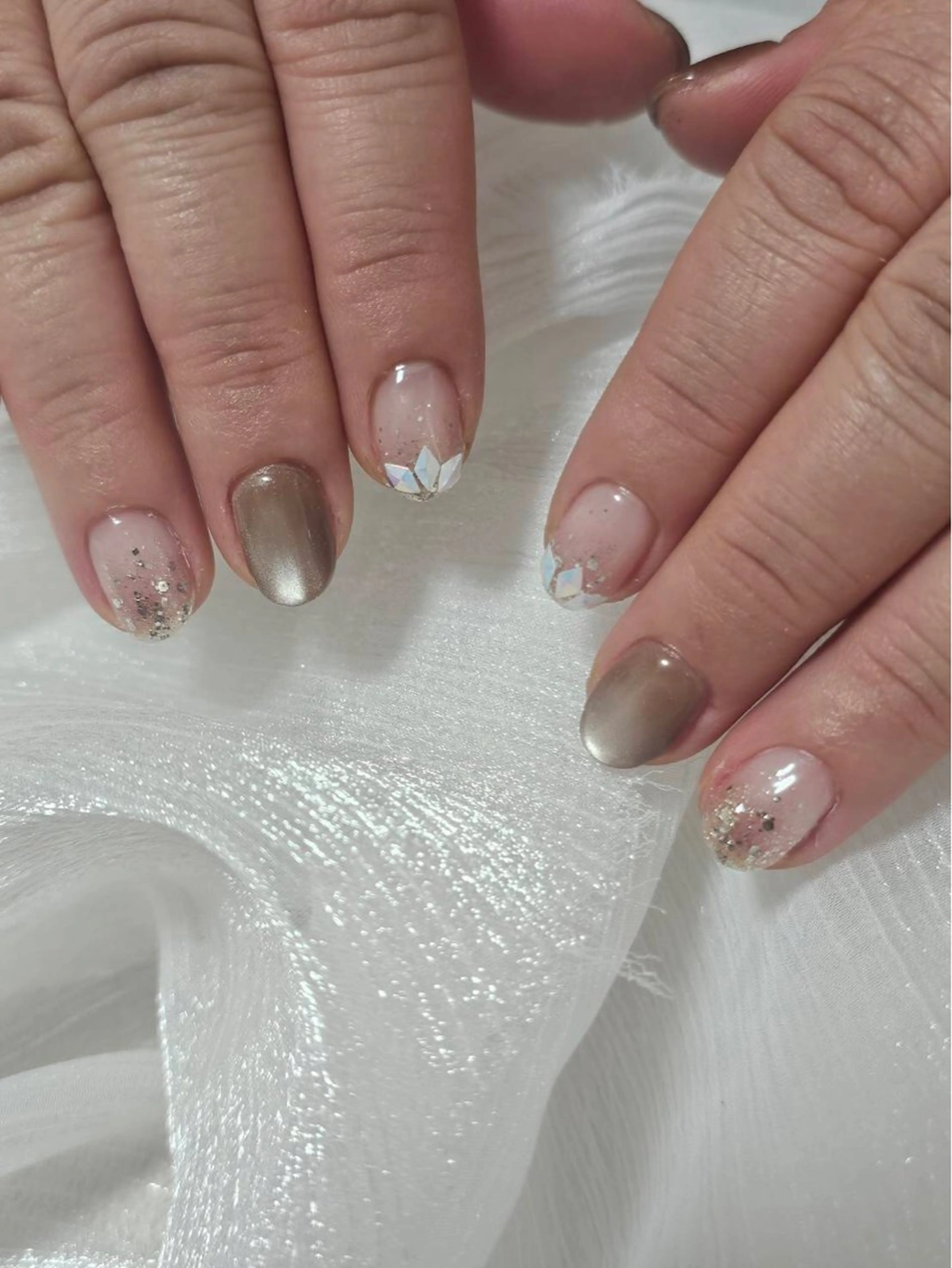 ネイル オーロラネイル フットネイル フレンチネイル ジェルネイル グラデーション mogunail &blowのネイルデザイン