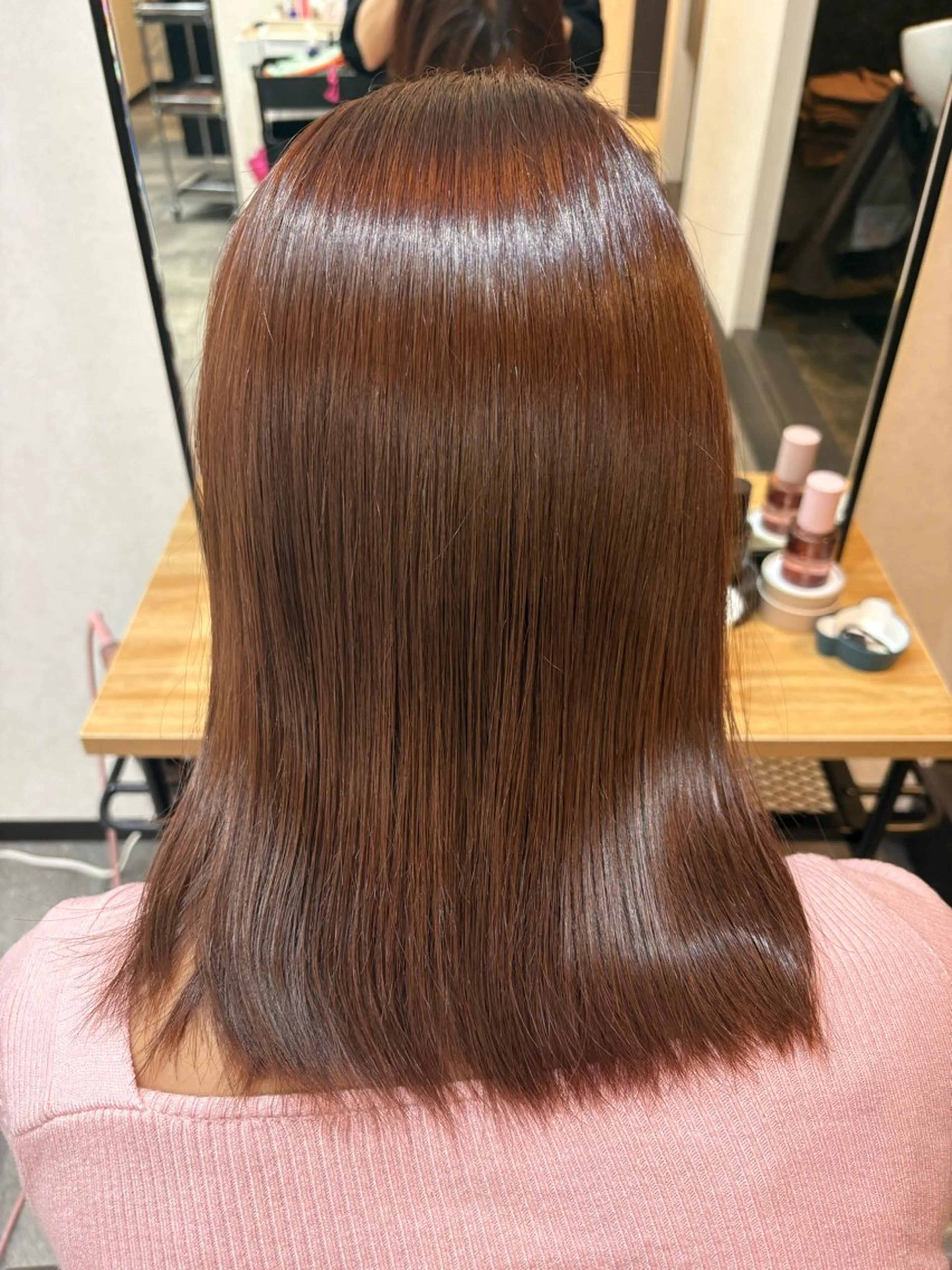 ミディアム 井上 美織のヘアスタイル