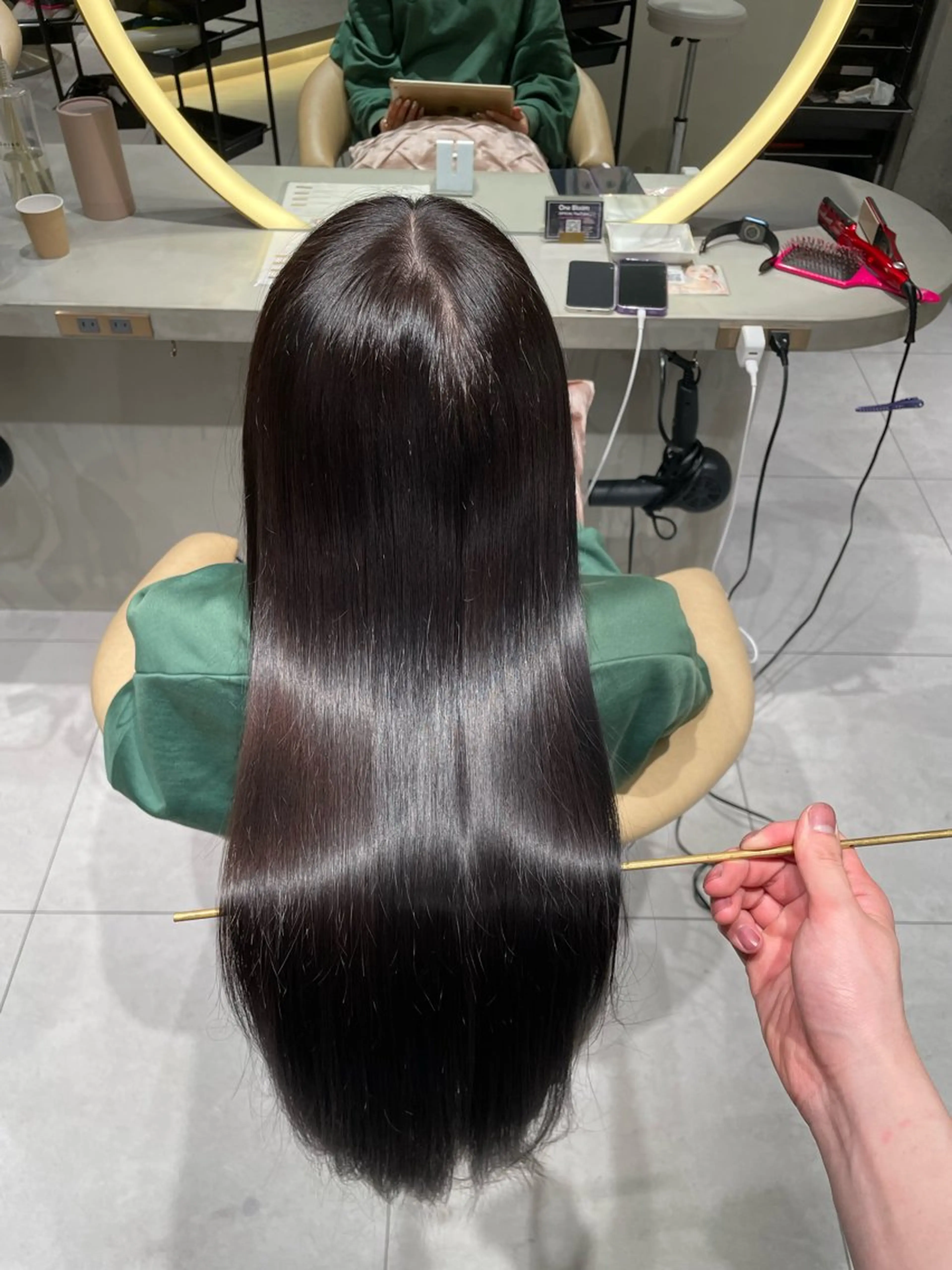 【梅雨に人気🥳1日でまとめて！？】縮毛矯正+ケアカラー+高級髪質改善トリートメント🫧🫧🫧梅雨前の癖毛さん必見✨の写真