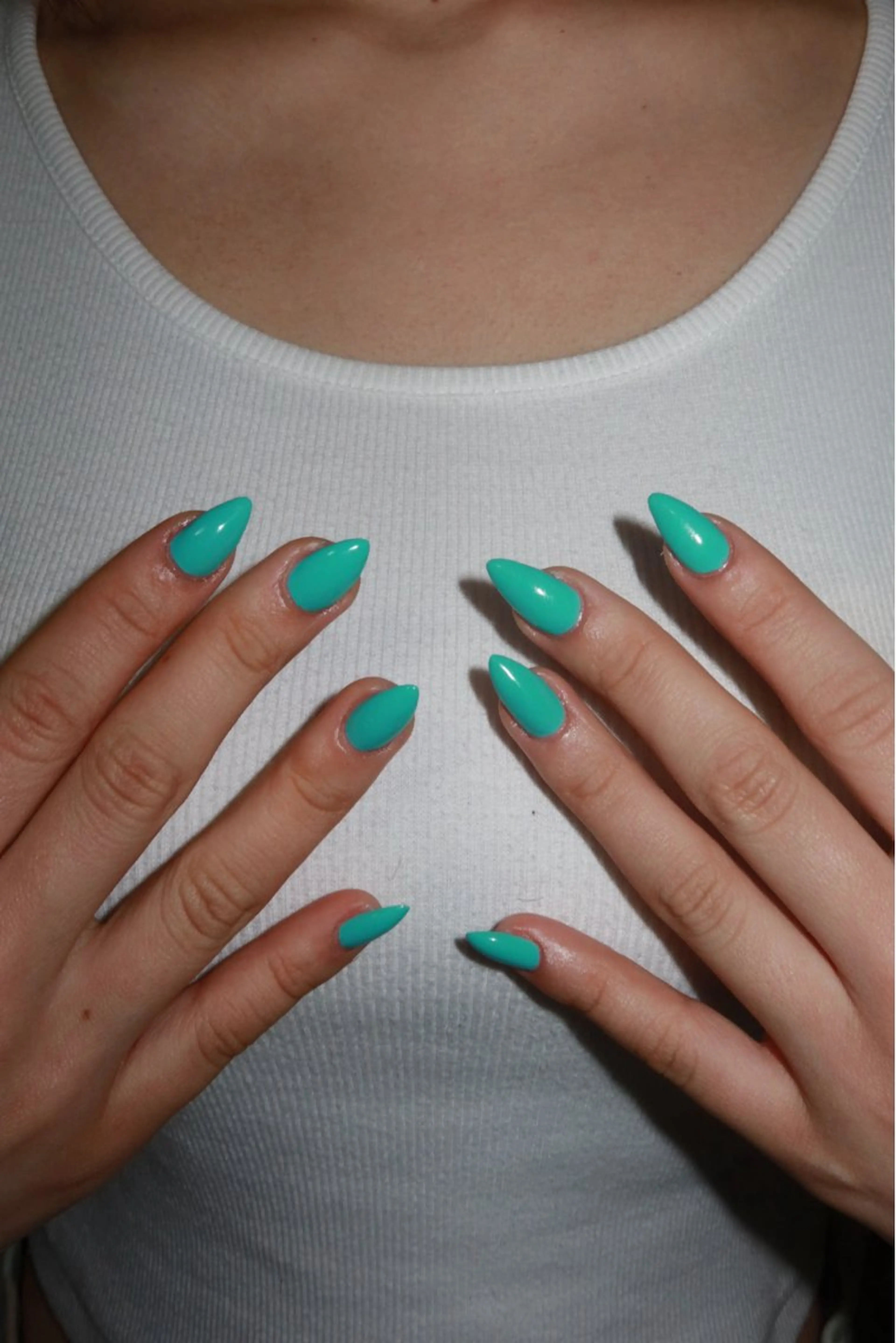 ミディアム ハンドネイル FLORA所属・riri りりのネイルデザイン