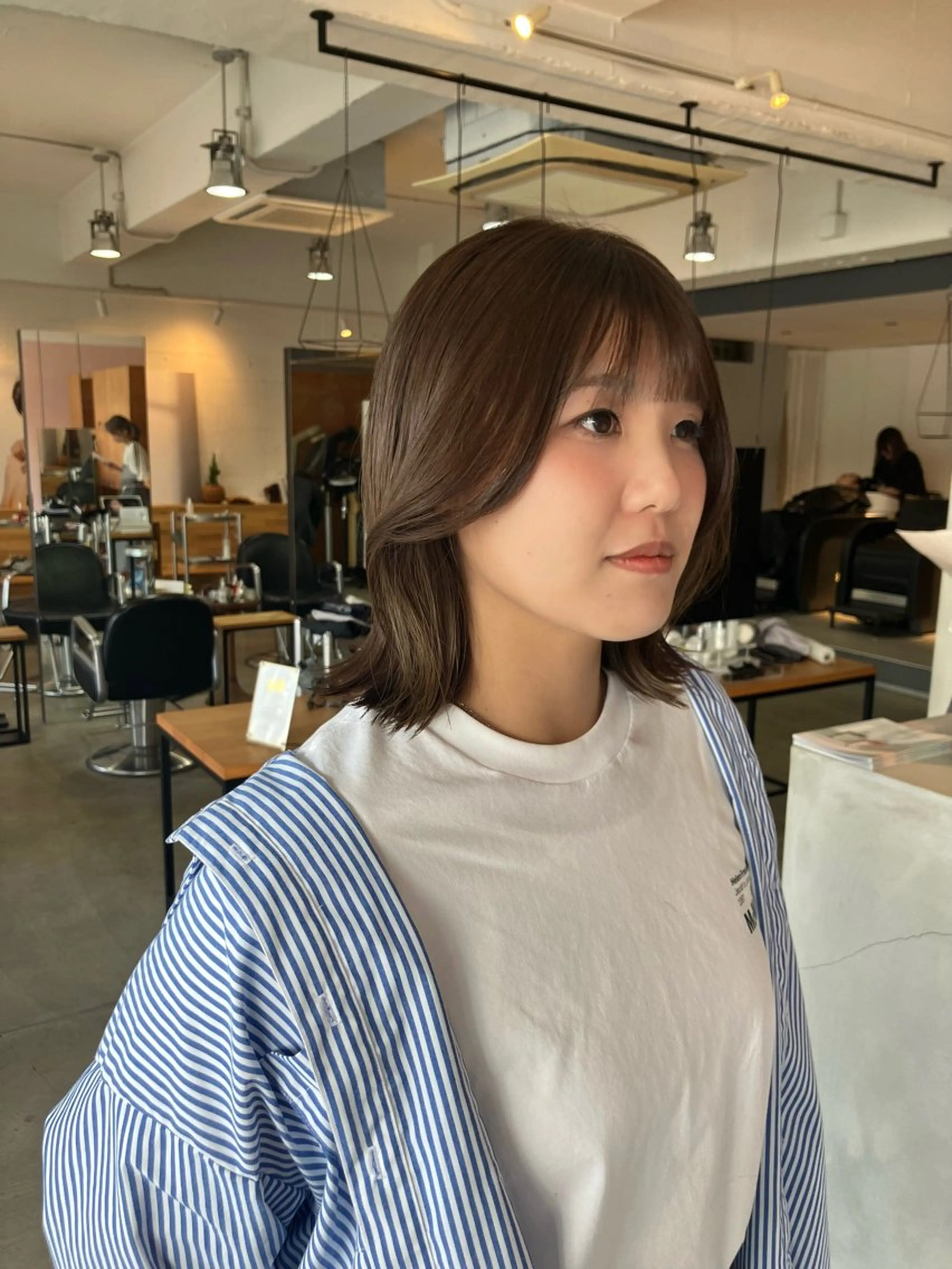 ミディアム 鈴木 世莉のヘアスタイル