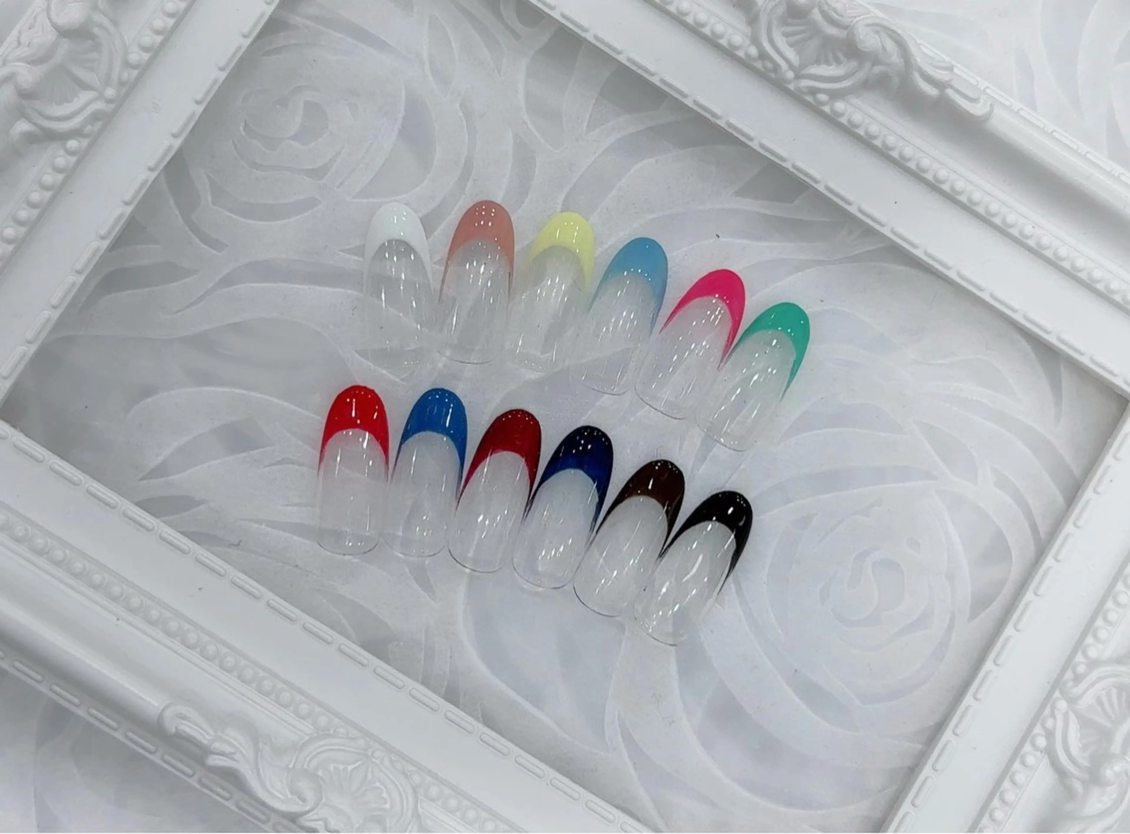 トレーニングクーポン⭐️【オフあり】大人気フレンチ💅クリアベースに12色の中からお選びいただけます🩷の写真