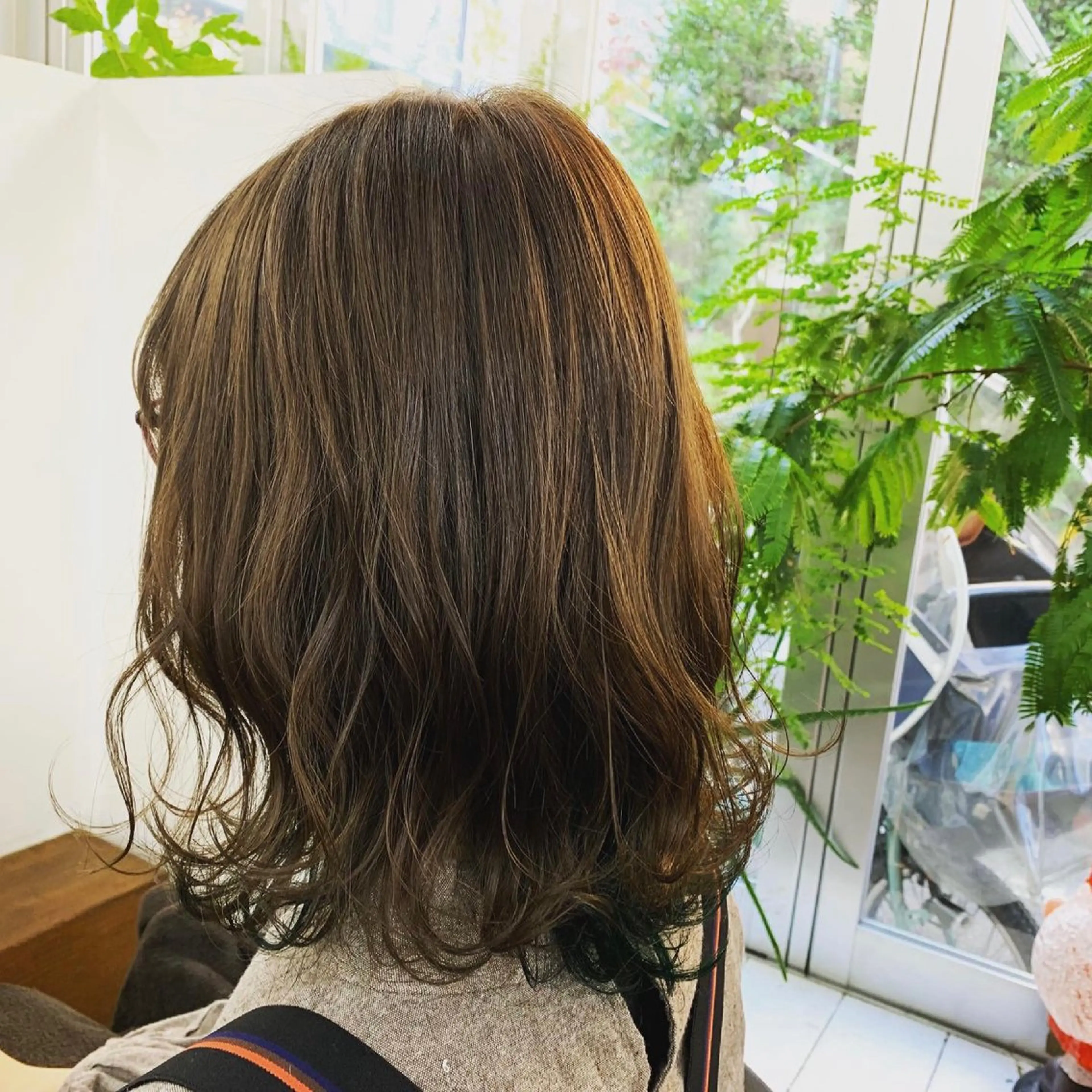 ミディアム カラー くびれヘア 外ハネヘア 児玉 一也のヘアスタイル