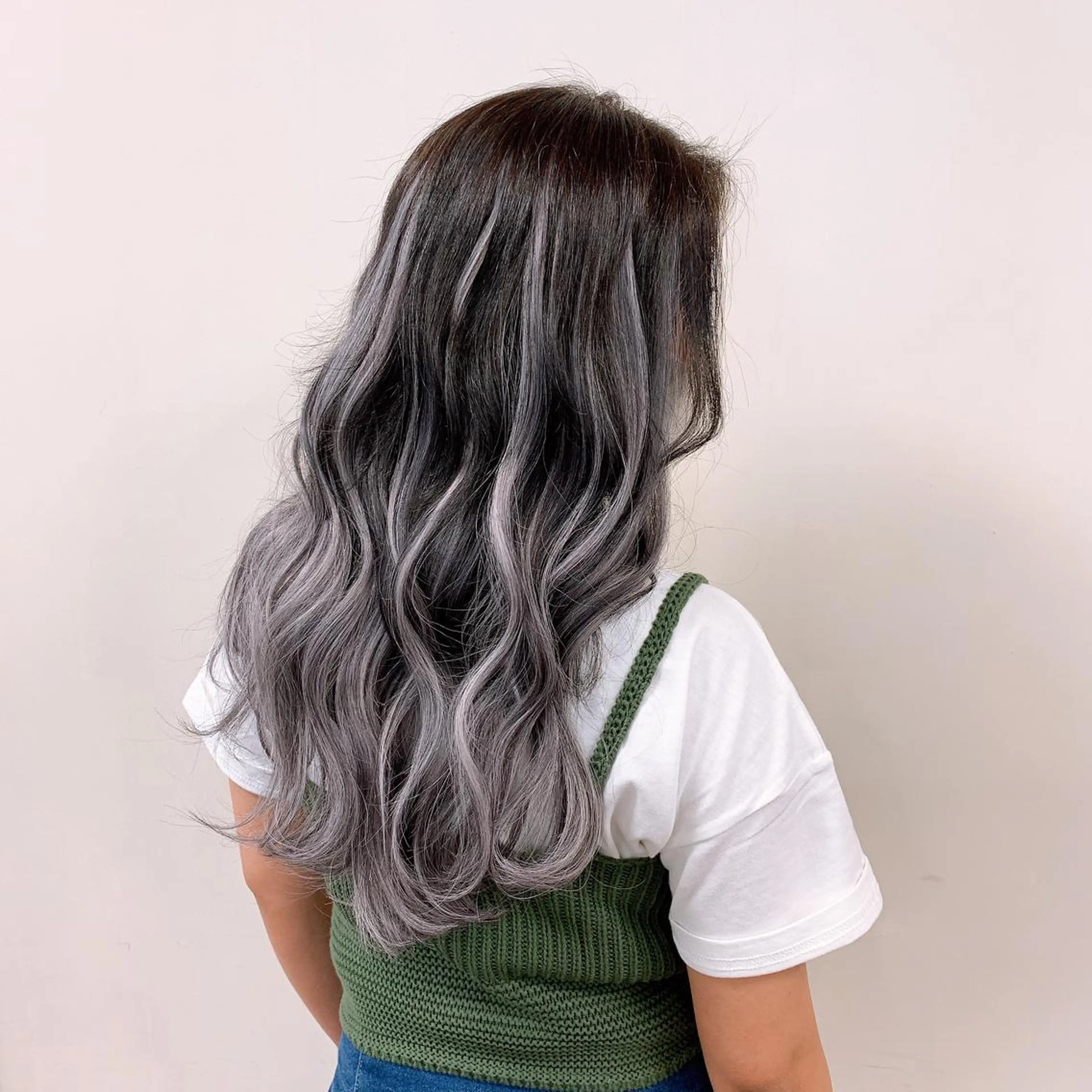 ロング カラー 渋谷🤍ハイトーン、 エクステ🤍アミルのヘアスタイル