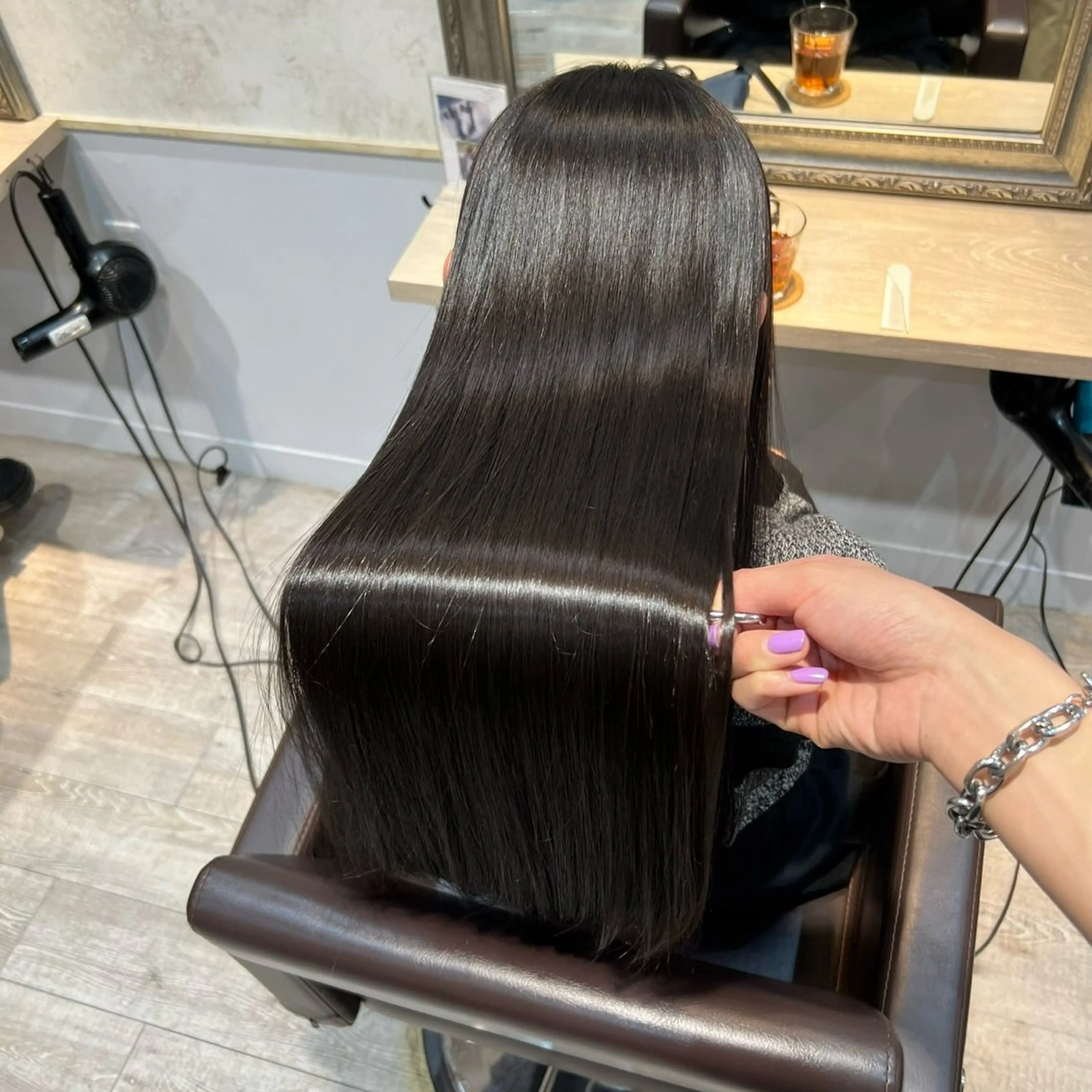 ロング レイヤーカット ローレイヤー 縮毛矯正 カット 縮毛矯正 美髪矯正🪽／新宿／ ゆうみ🦋のヘアスタイル