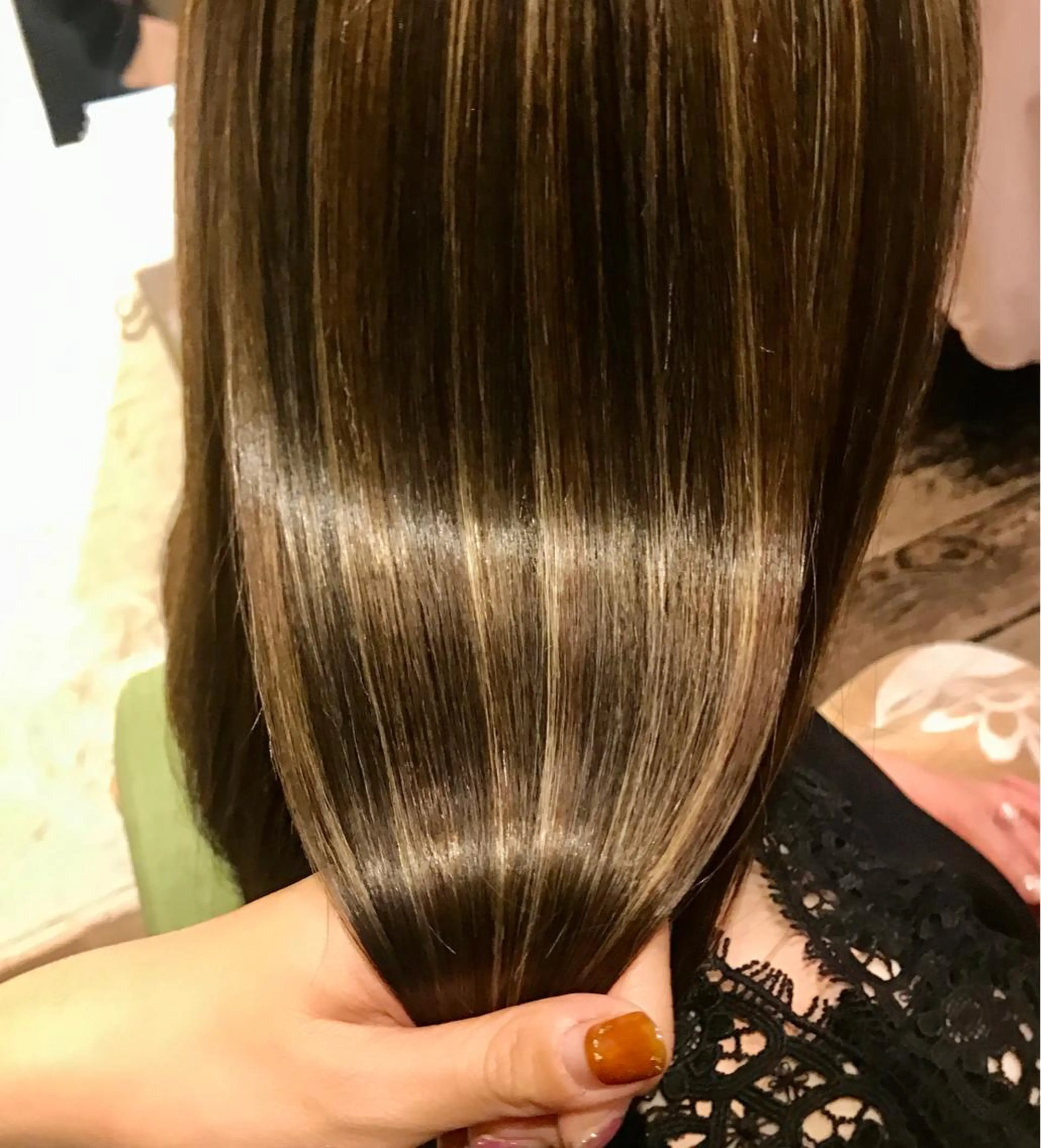 ロング 伸ばしかけ 髪質改善 トリートメント 縮毛矯正 A10+α所属・加茂 しのぶのヘアスタイル