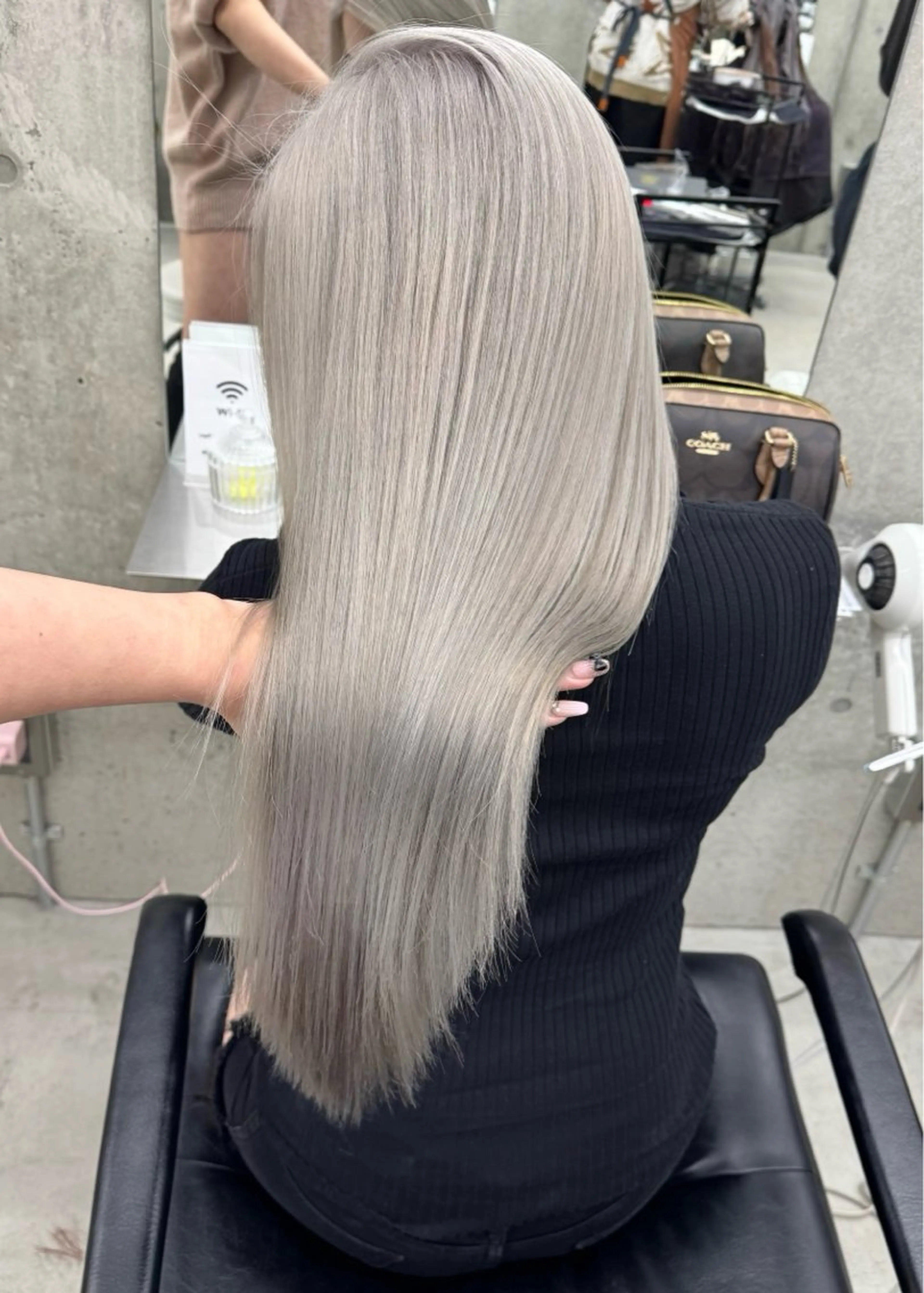 カラー 伊藤 七奈のヘアスタイル