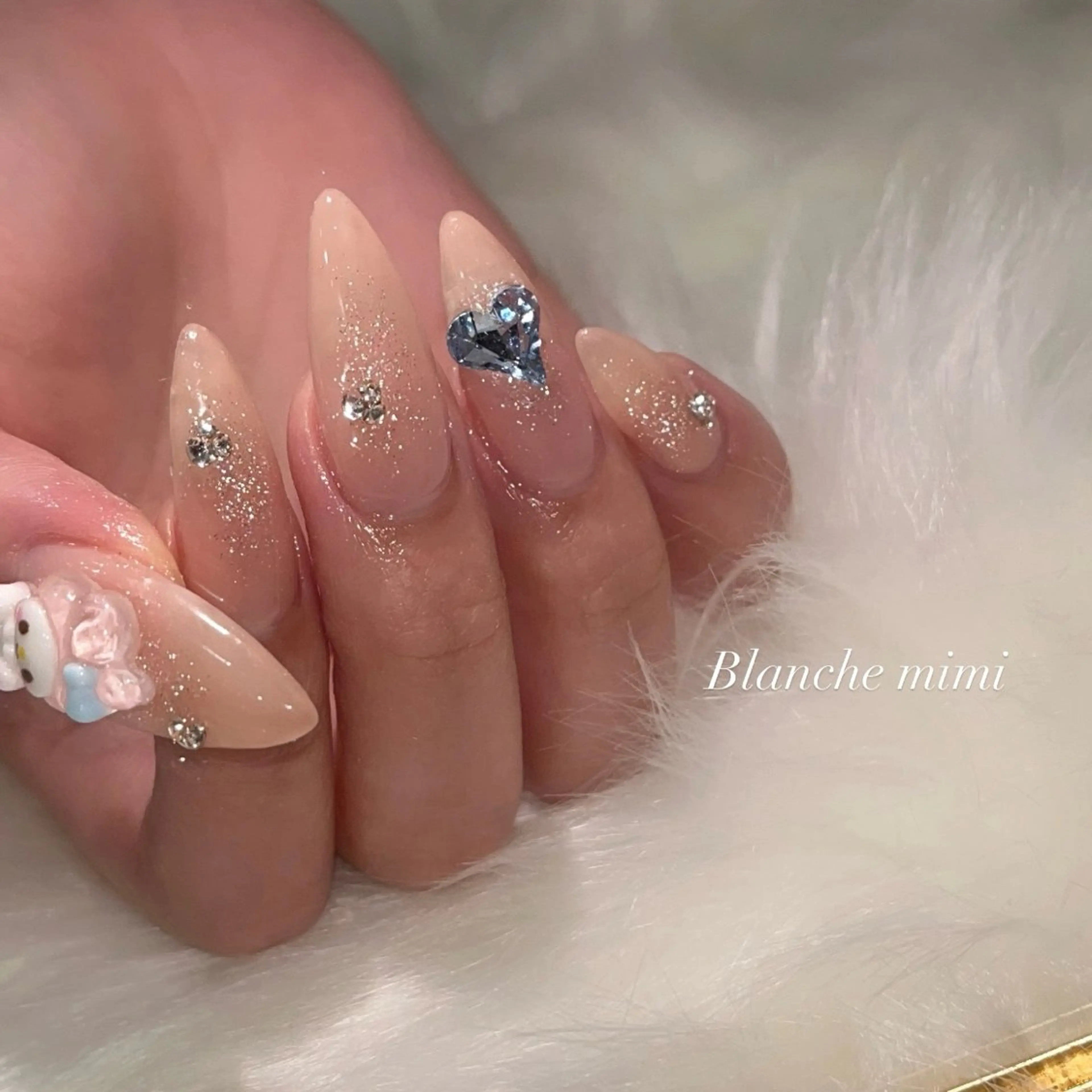 ネイル ハンドネイル Blanche mimi.u_aのネイルデザイン