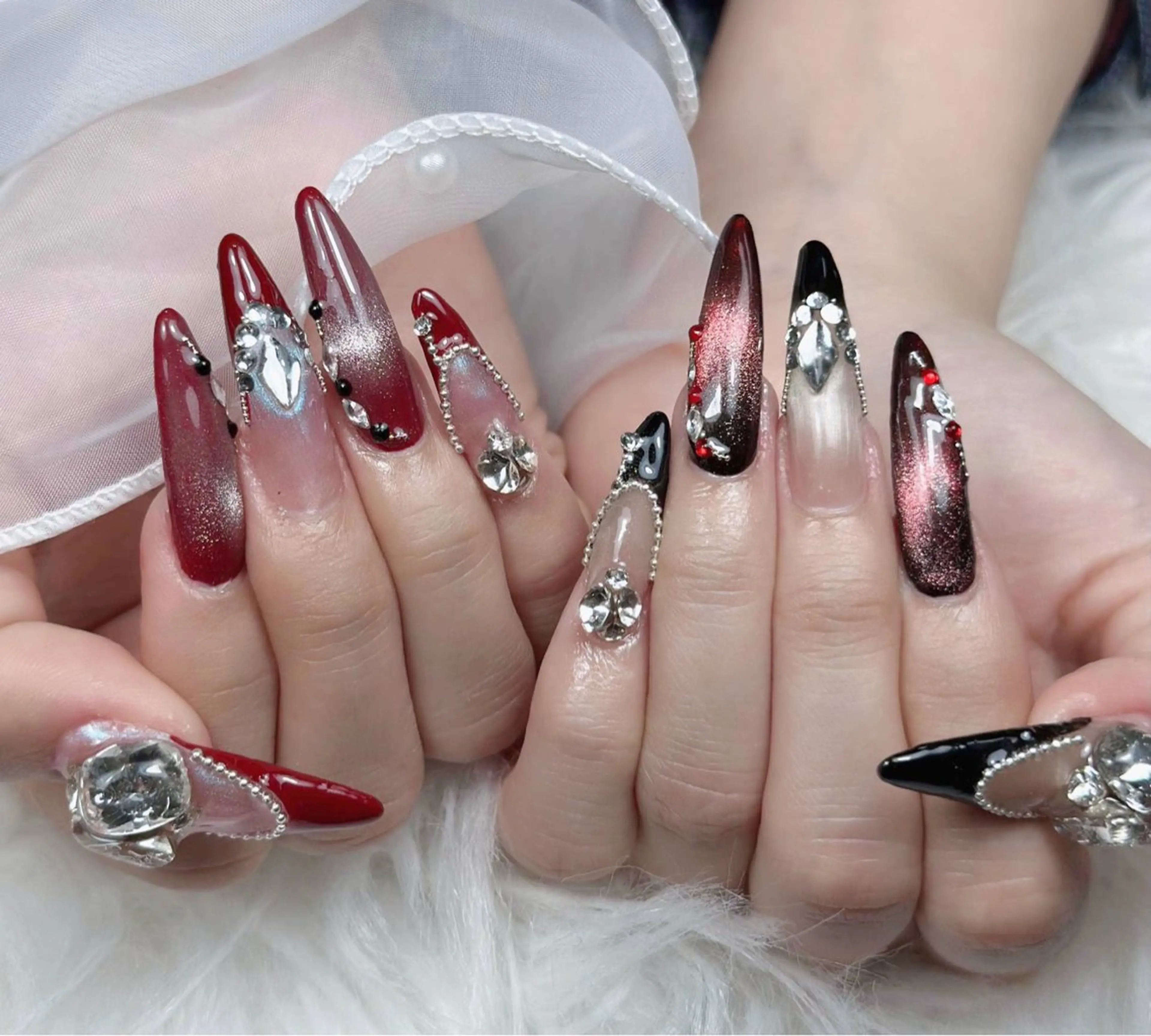 ネイル オーロラネイル ボルドー ブラウン 氷ネイル・うるうるネイル キラキラネイル Julli ジュリのネイルデザイン