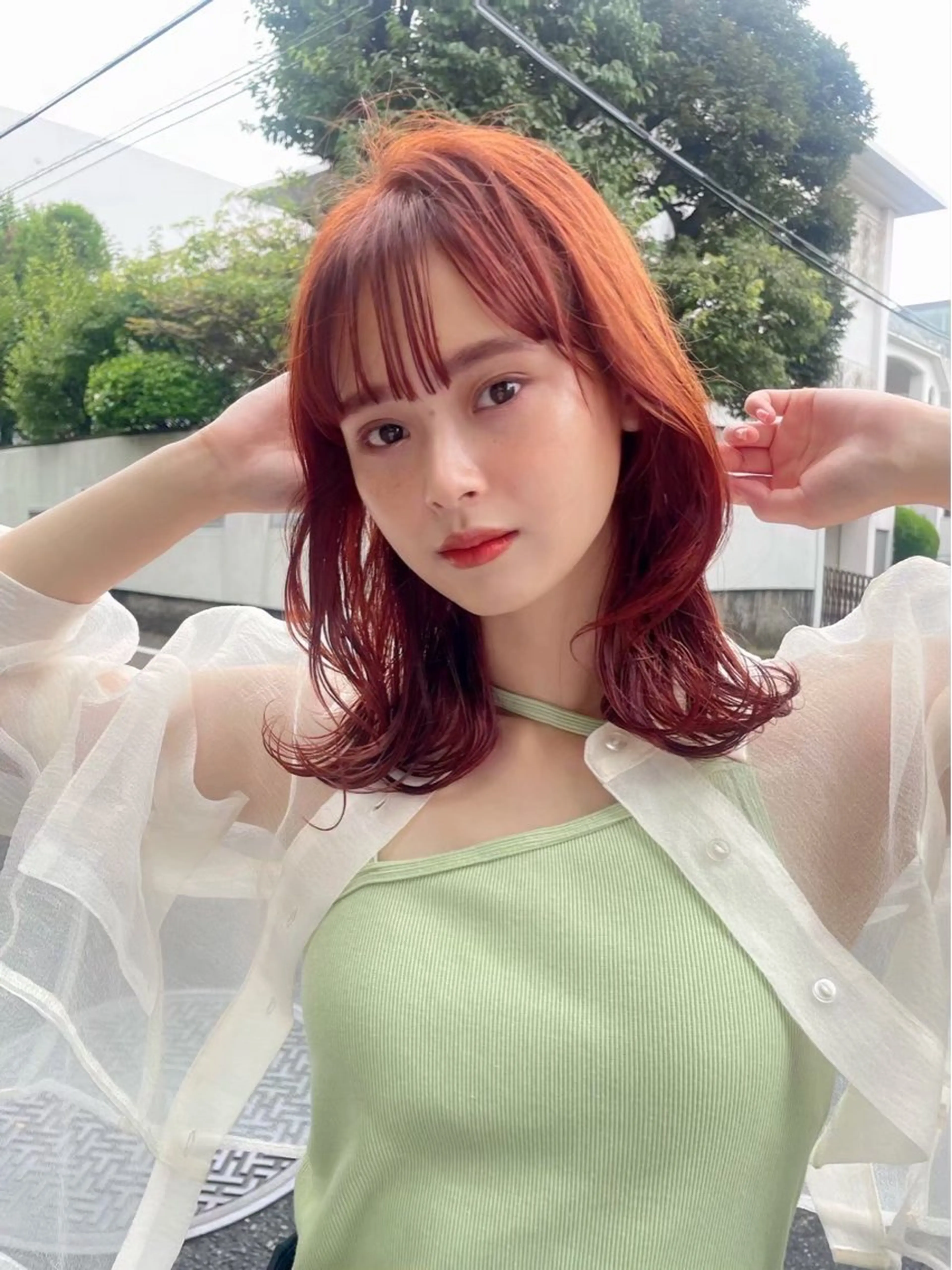 セミロング fumi🪞血色感 アップ艶カラーのヘアスタイル