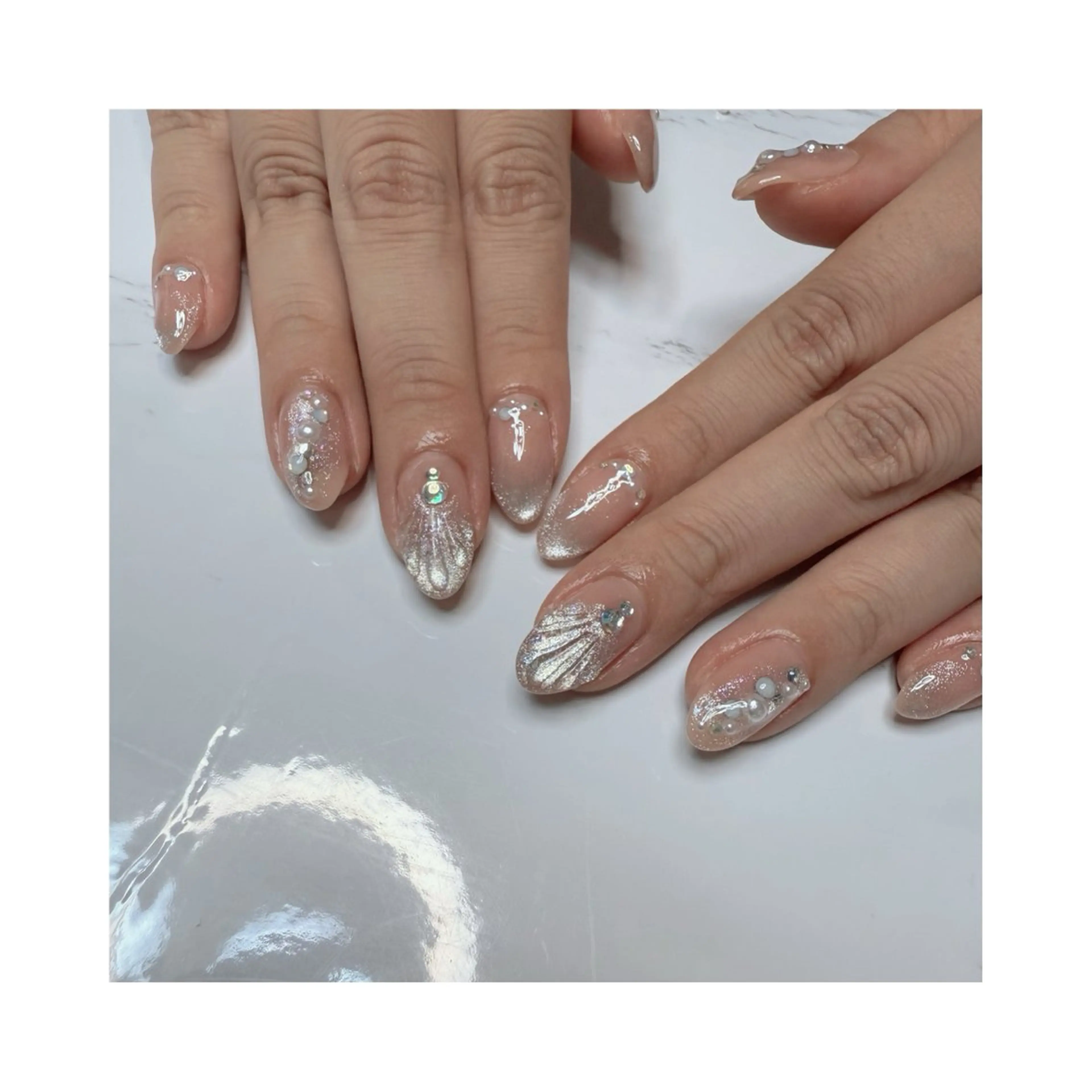 ネイル アートネイル グラデーション キラキラネイル マグネットネイル ぷっくりネイル 上田 風香のネイルデザイン