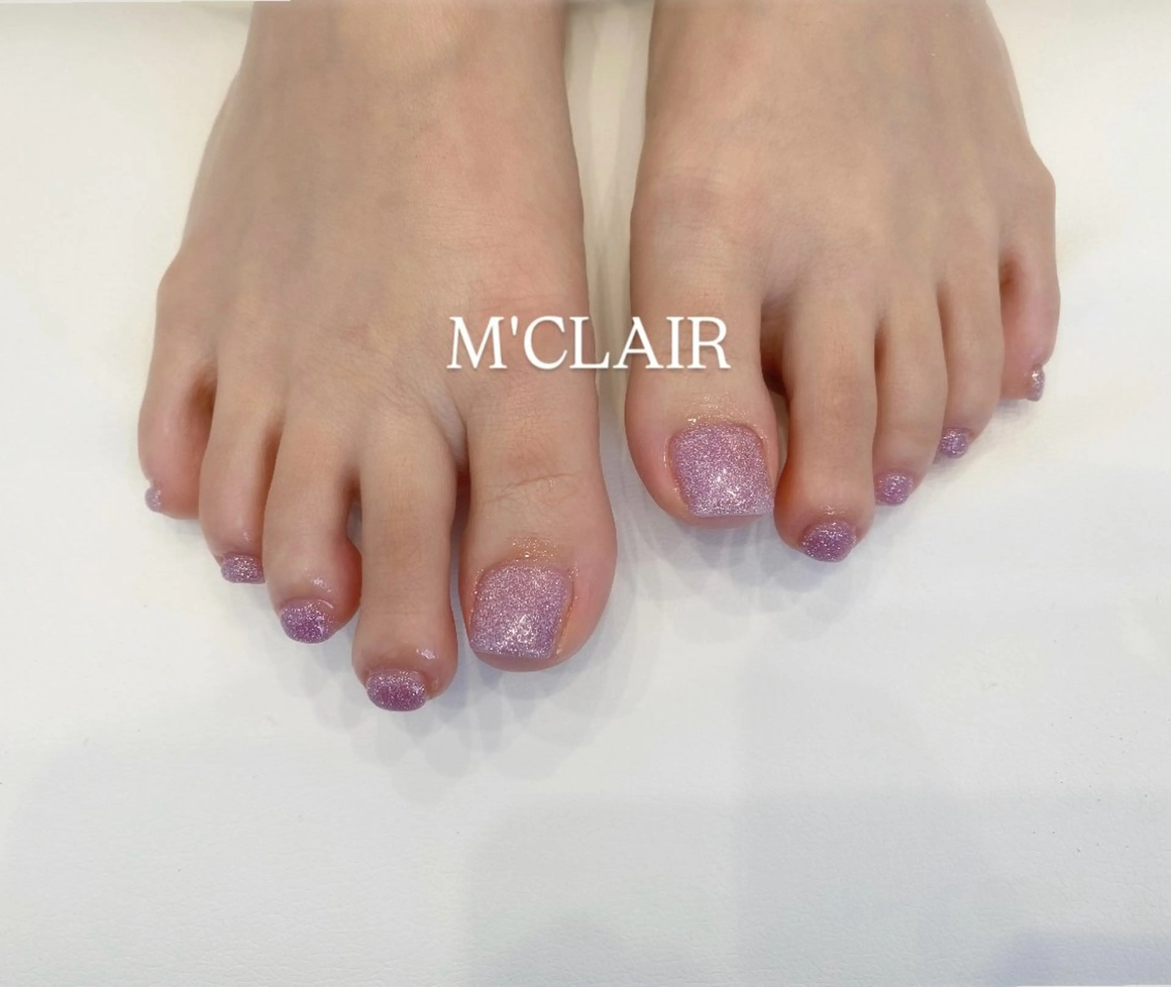 ネイル フットネイル ラメ(グリッター) ワンカラーネイル フットネイル M'CLAIR所属・M'CLAIR makikoのネイルデザイン