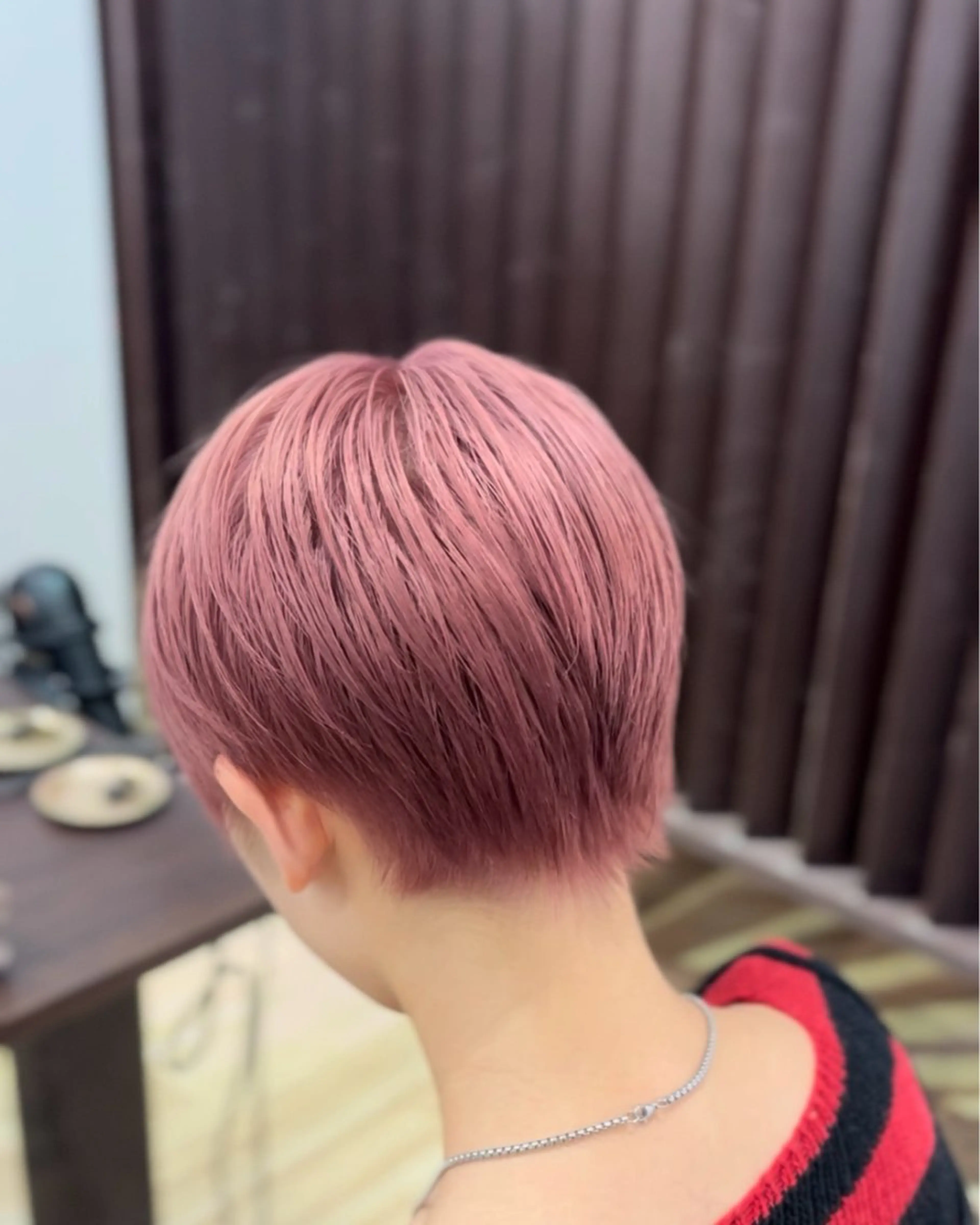 ショート カラー ダブルカラー ピンクカラー ショートヘア 亀井 慎太郎のヘアスタイル