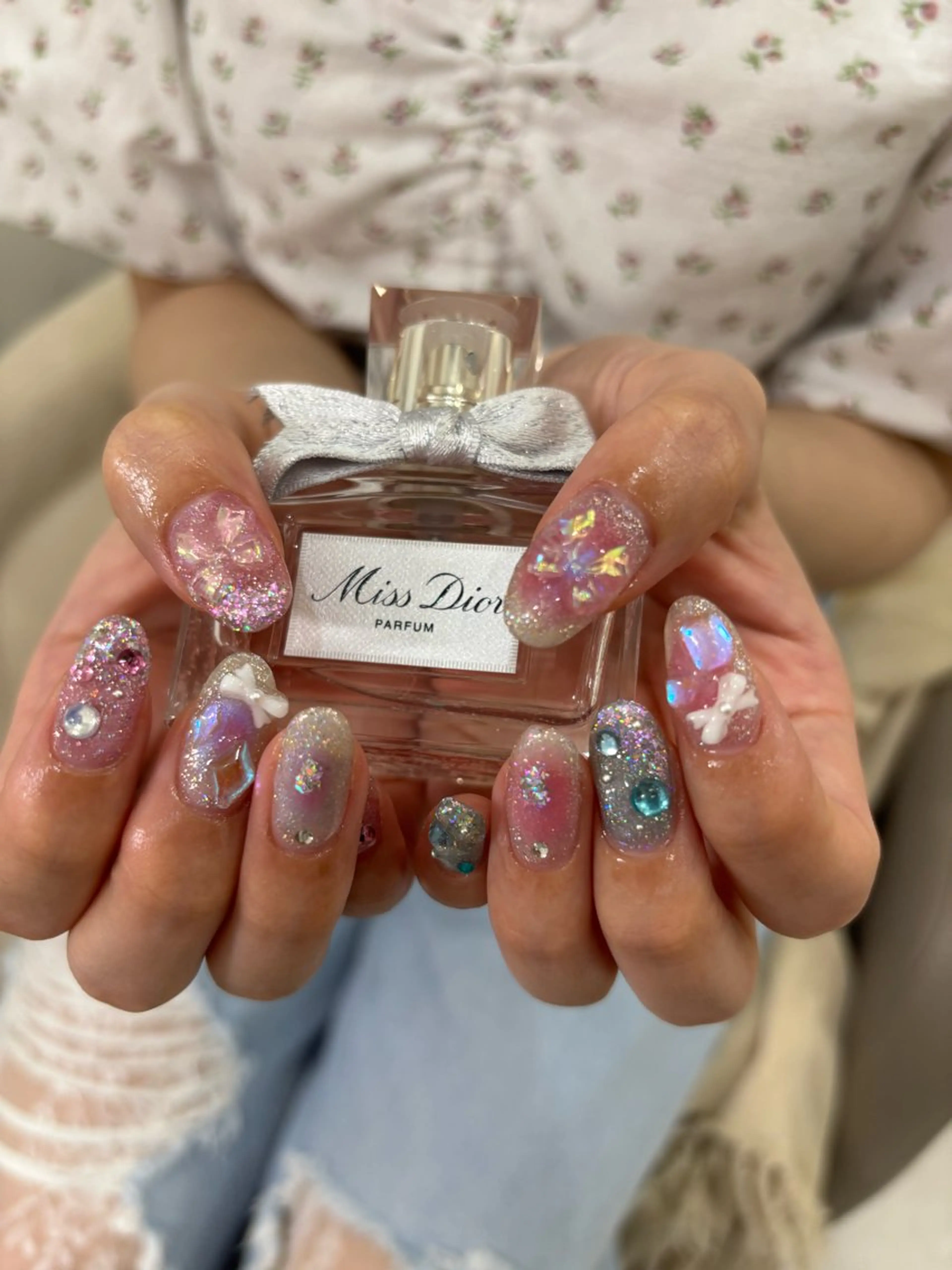 ネイル キラキラネイル 水色 ピンク ハンドネイル THREE nail 長谷川のネイルデザイン