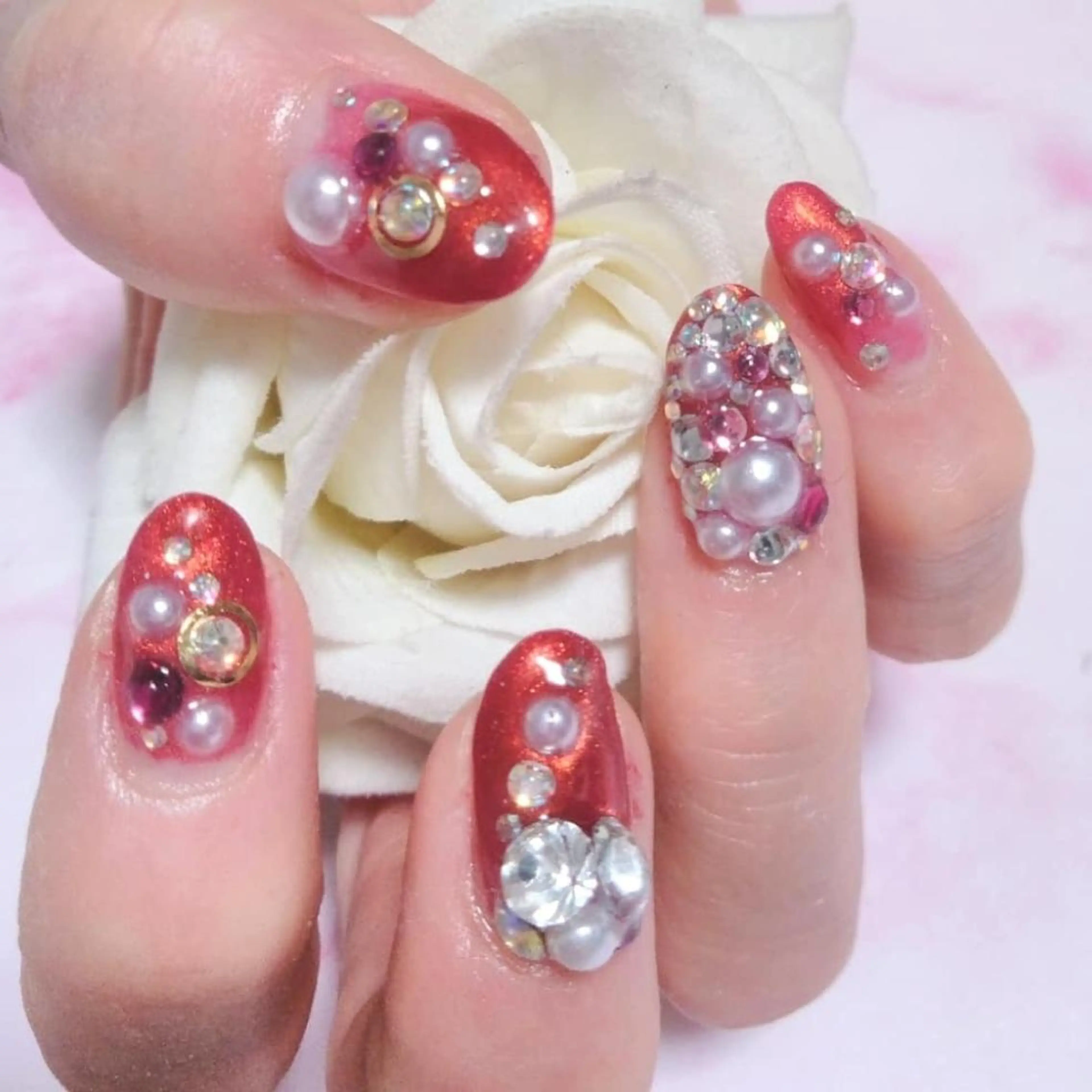 ネイル エステとネイル ローズコンフォートのネイルデザイン