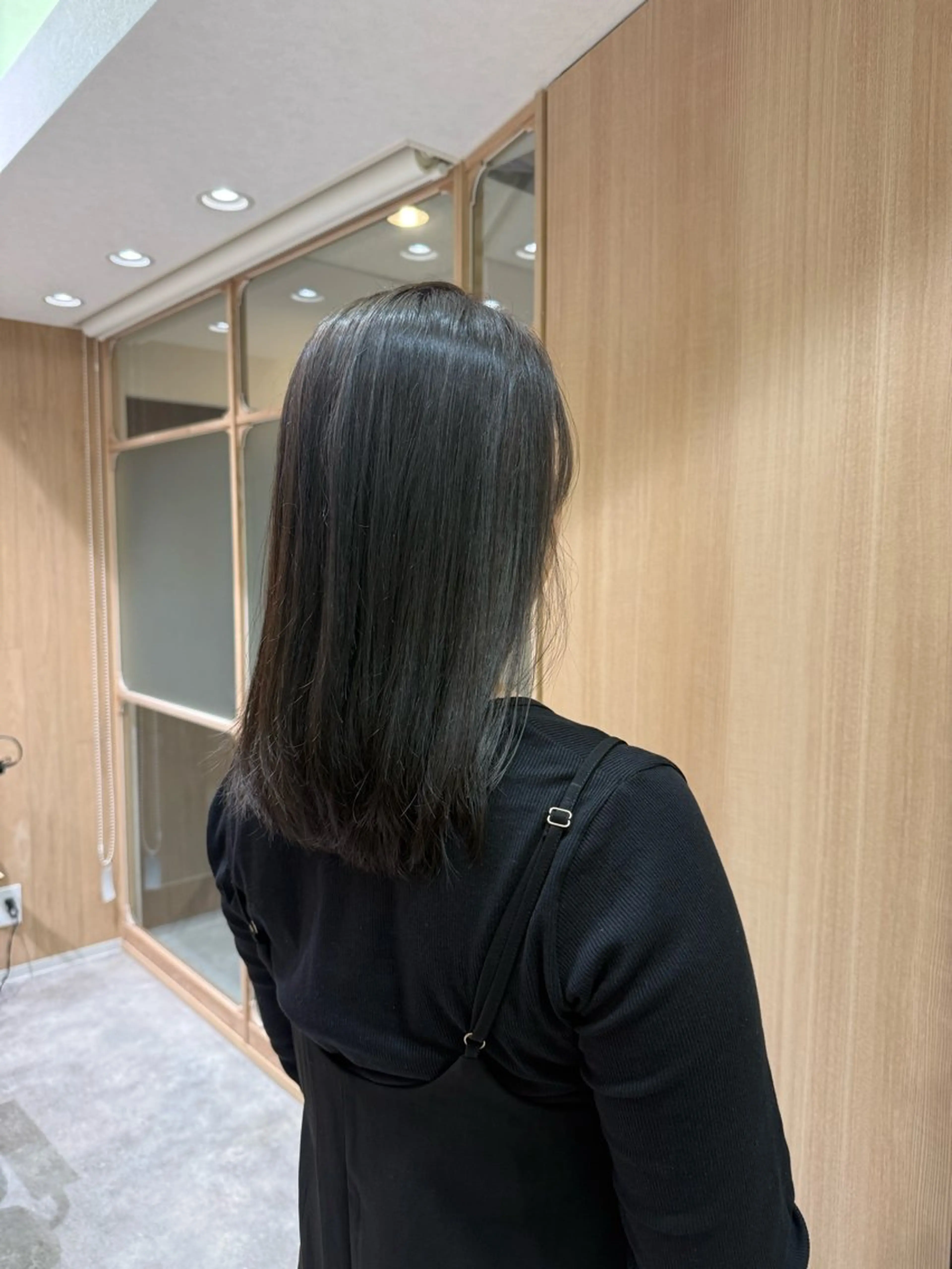 ミディアム カラー グレージュ RosierBlue 工藤のヘアスタイル