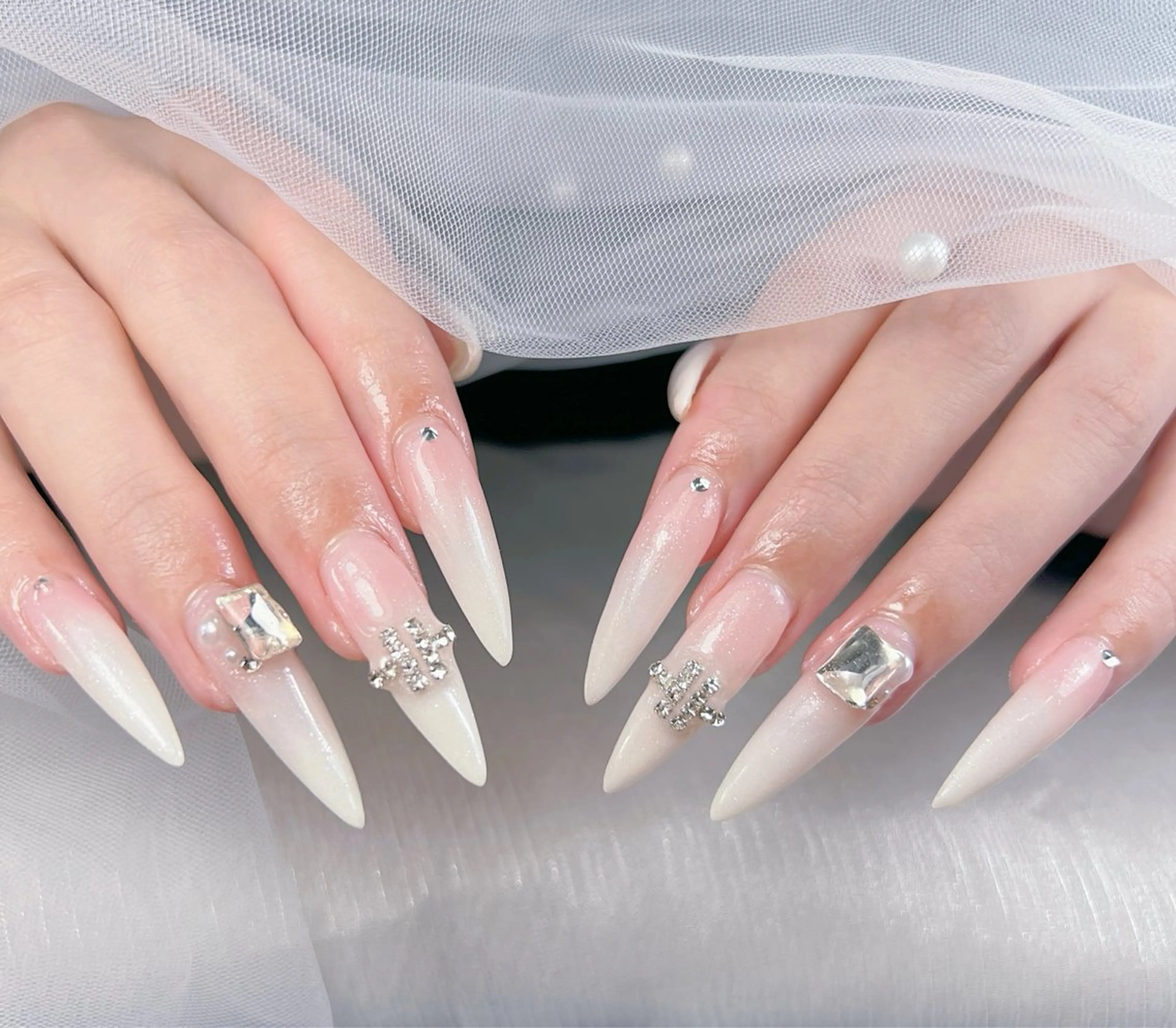 ネイル アートネイル オーロラネイル チークネイル 長さ出し フットネイル Miya_nail所属・Miya _nailのネイルデザイン