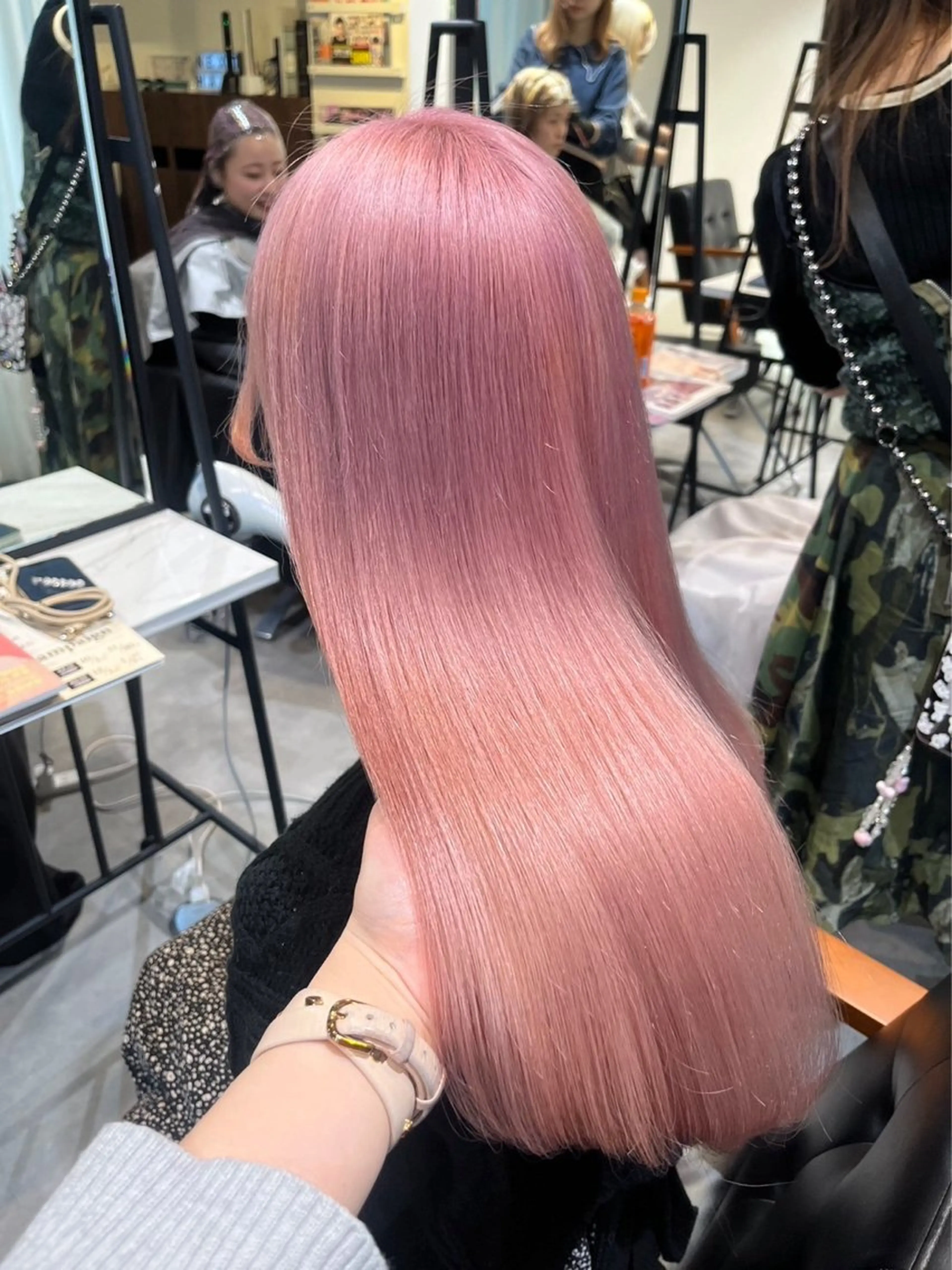 ロング カラー ブリーチ ピンクカラー ホワイトピンク ‎Lby home 🪽mikuのヘアスタイル