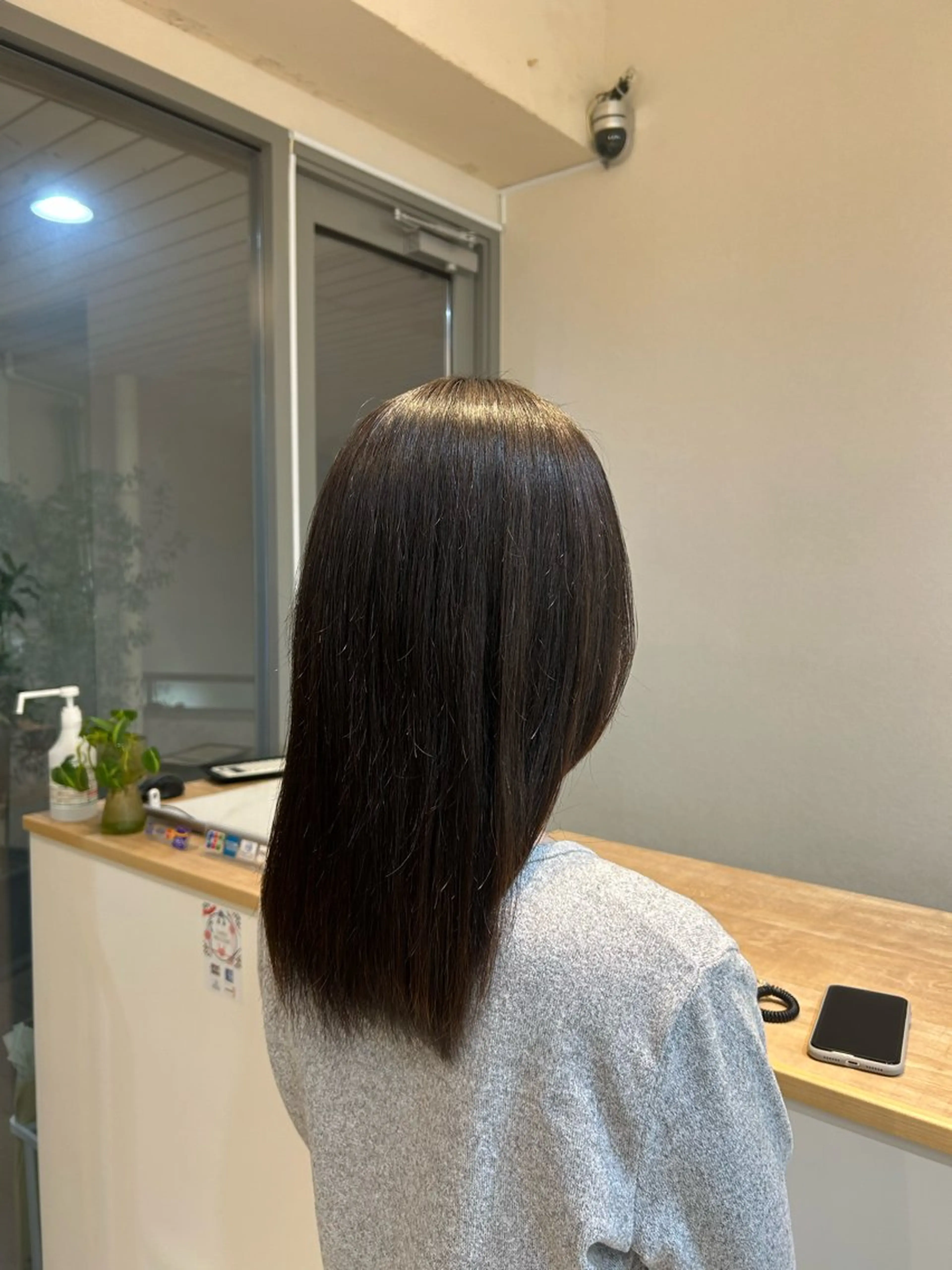 セミロング くせ毛 縮毛矯正 ウジイエ ミユウのヘアスタイル