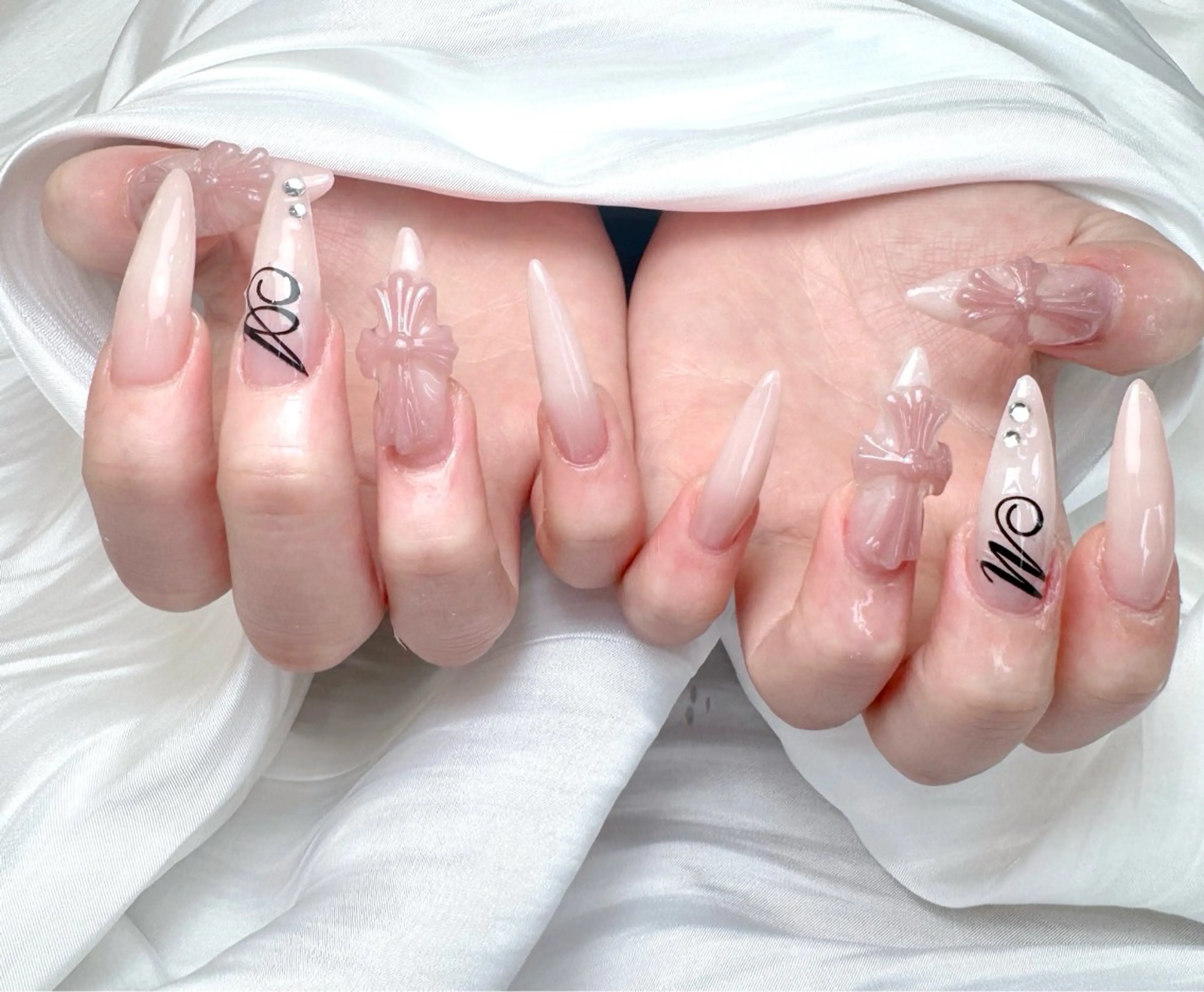 ネイル アートネイル ジェルネイル キラキラネイル 韓国ネイル ロングネイル Labon Nails Artのネイルデザイン