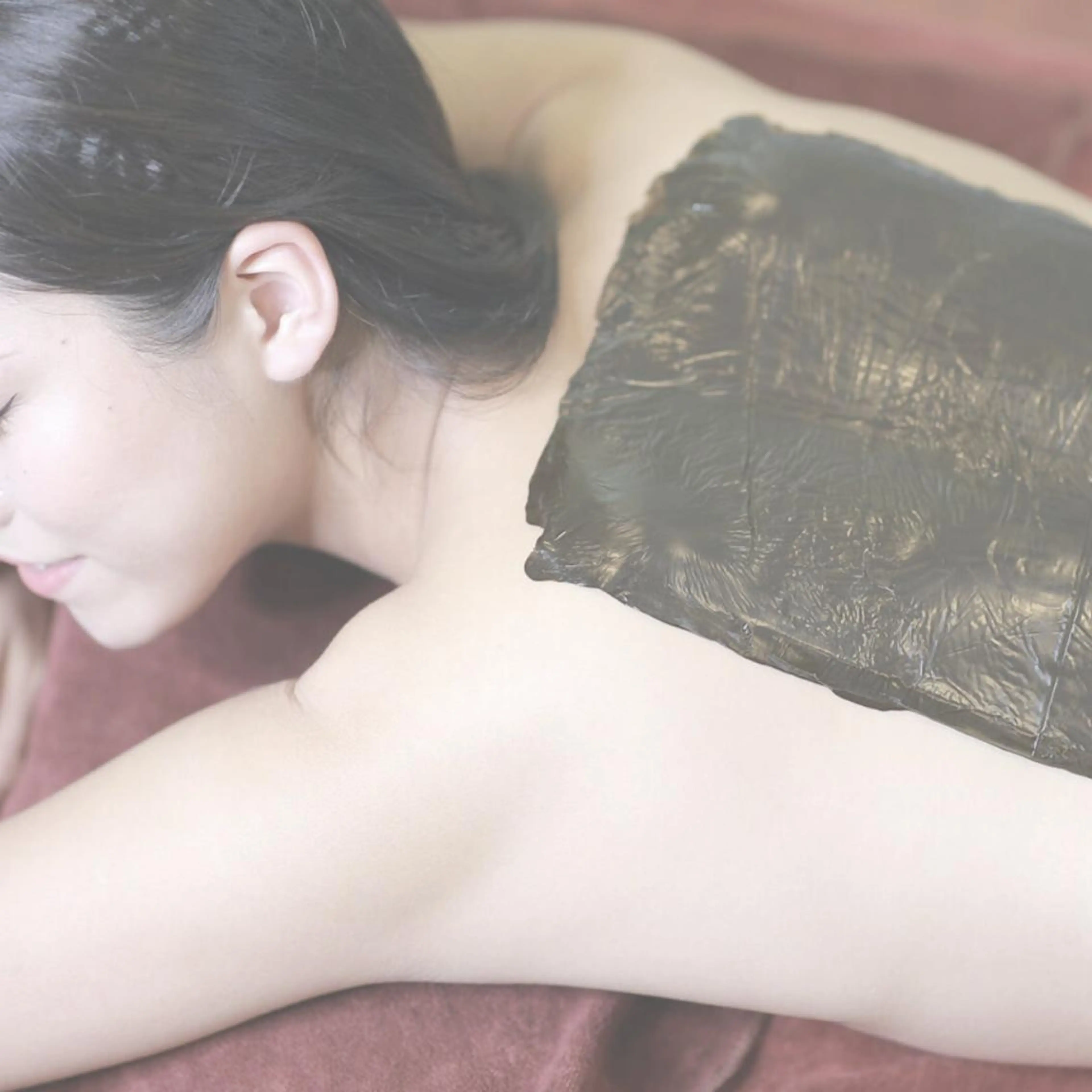 【お疲れ女子の救世主】和漢温熱泥湿布🌿溜まった毒素を一掃！全身ポカポカ×巡り改善の写真