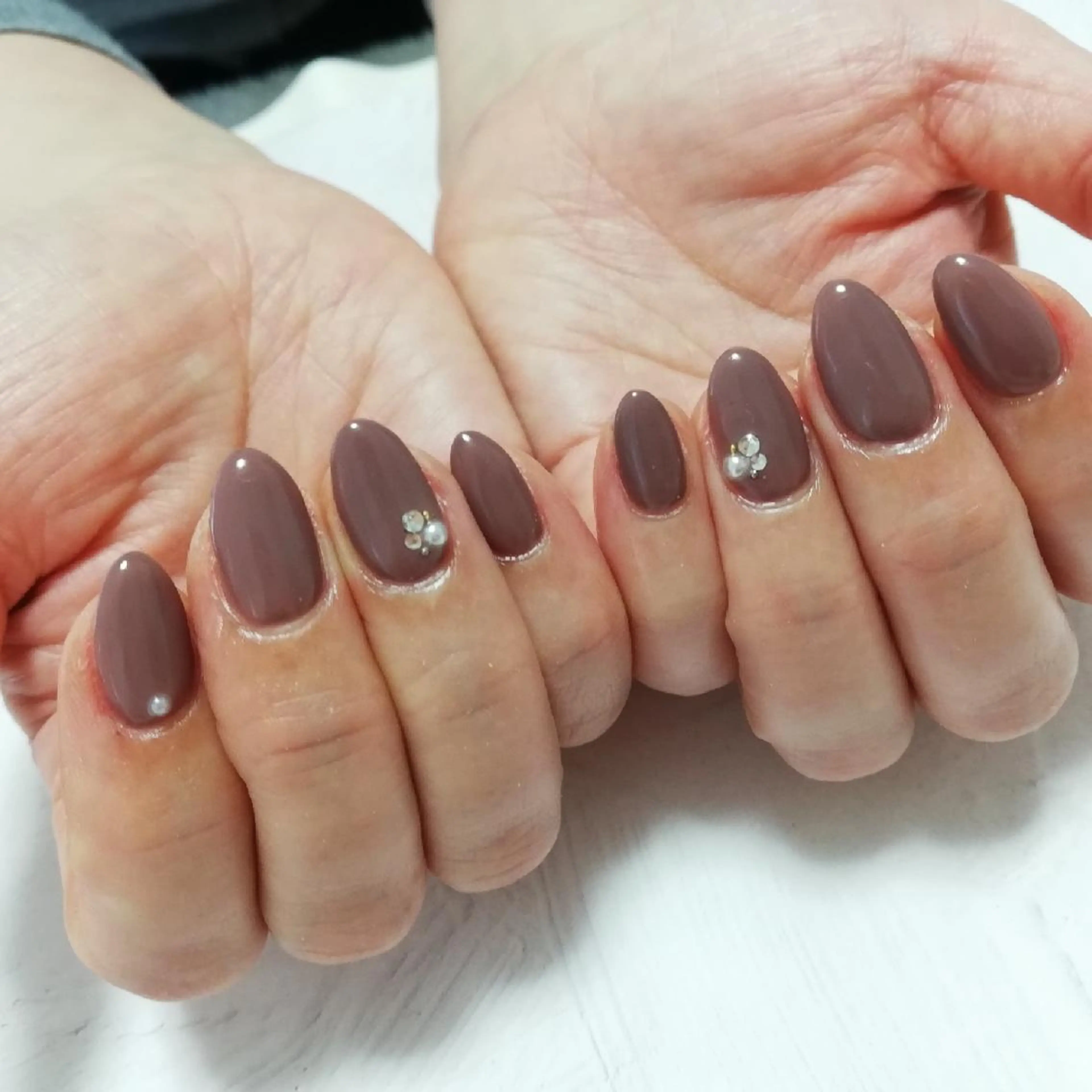 ネイル ストーンネイル なが さきのネイルデザイン