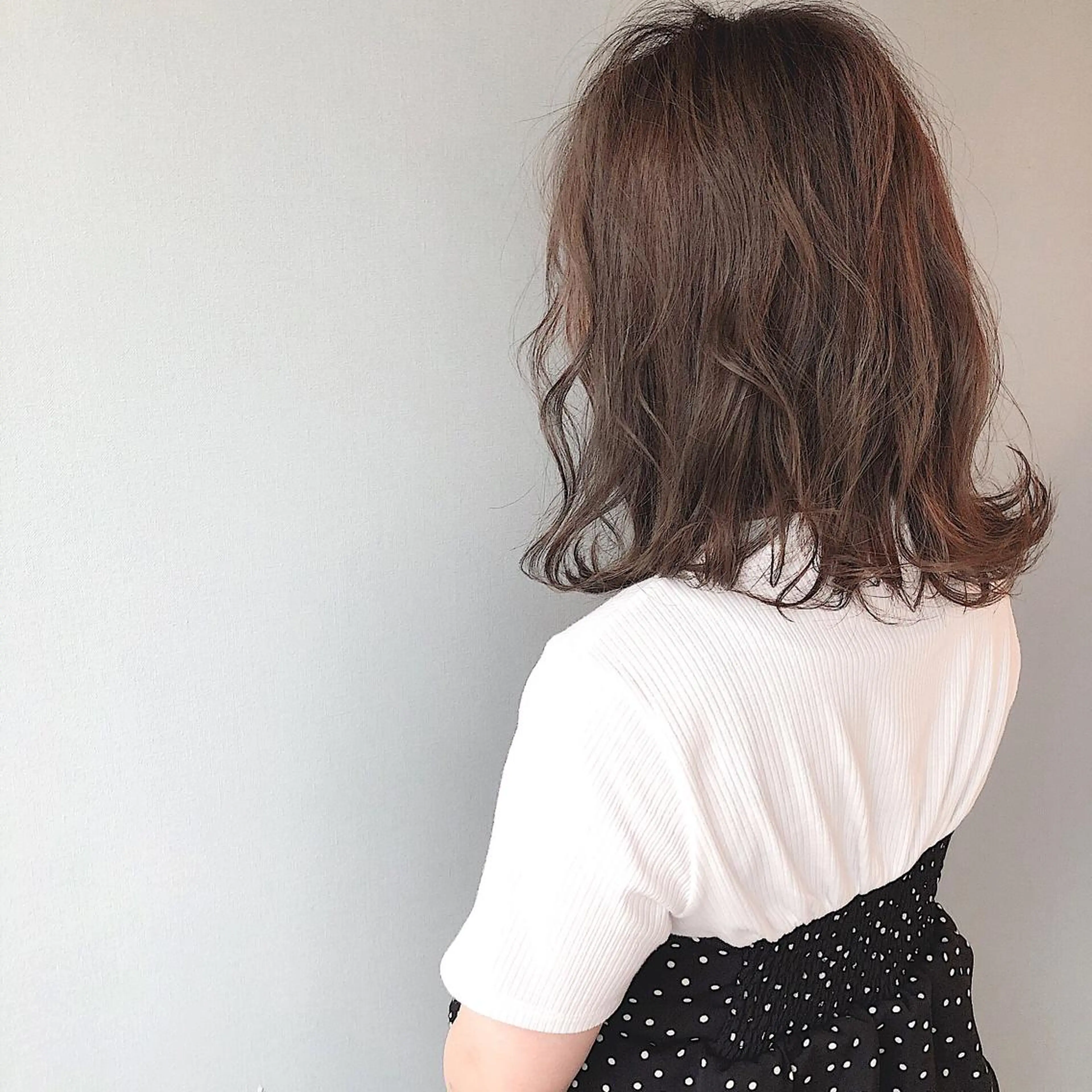 ミディアム カラー パーマ 透明感カラー 美髪専門サロン kazuのヘアスタイル