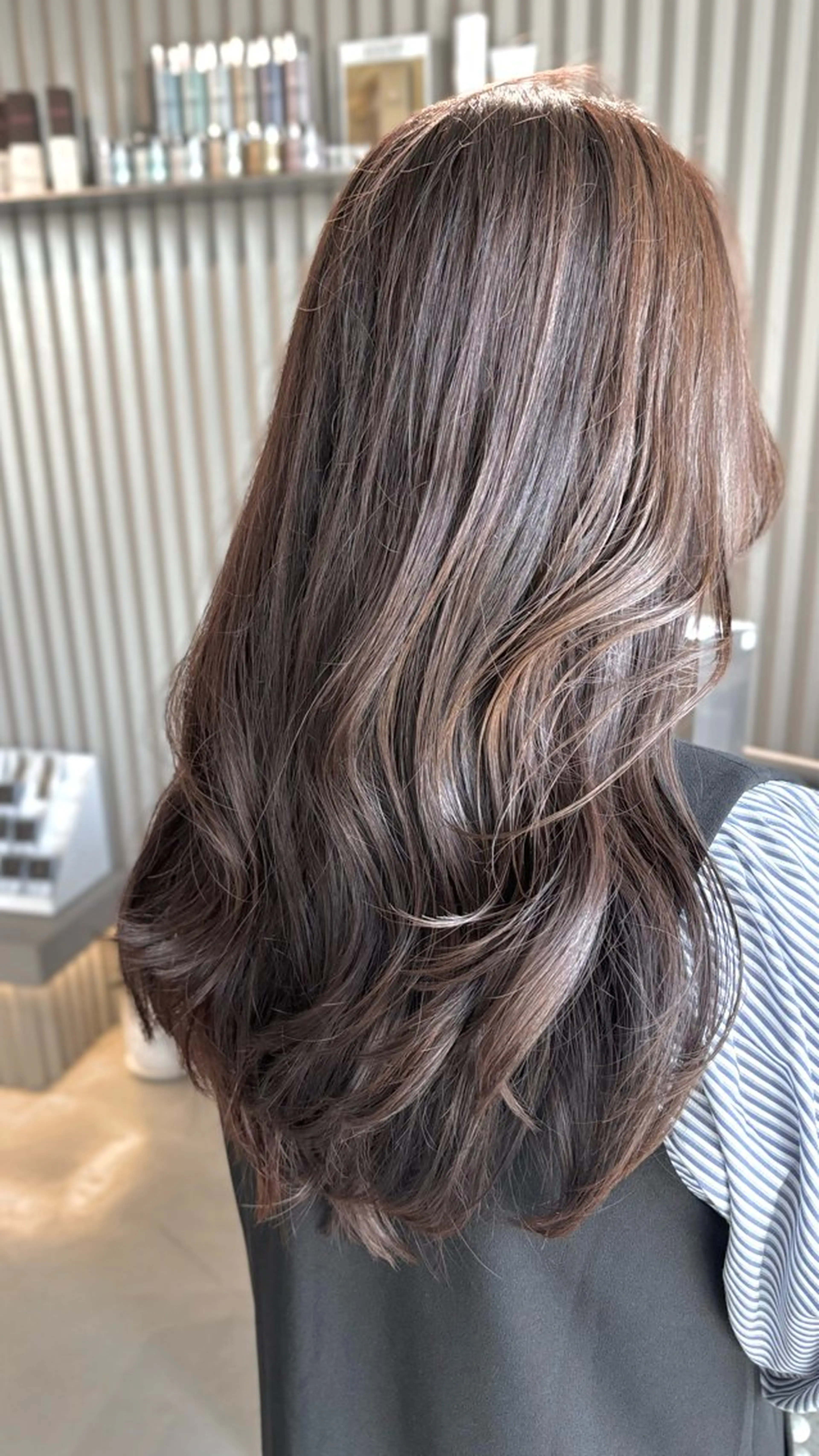 カラー 岐阜/ホノカ 23°のヘアスタイル