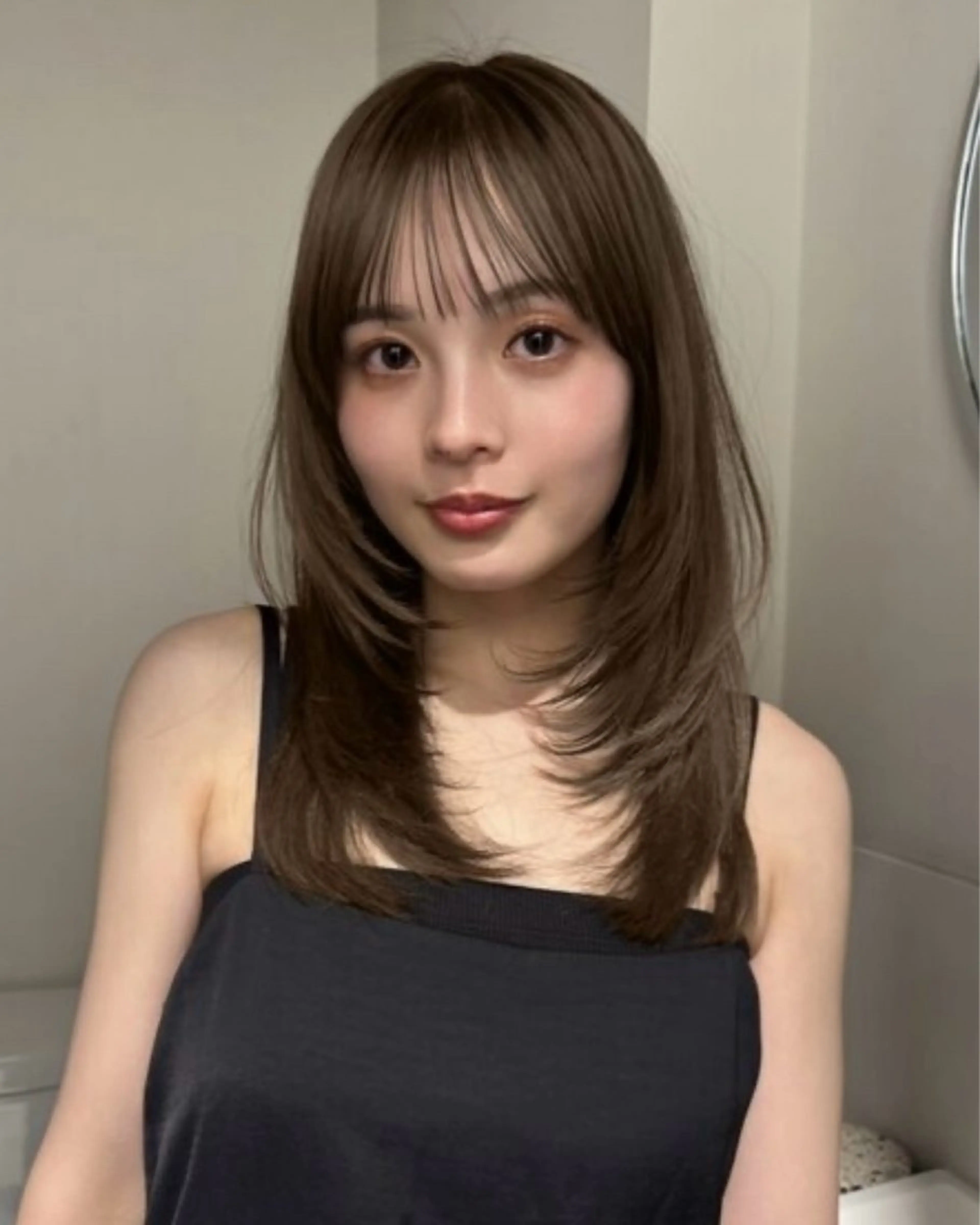 ミディアム レイヤーカット 似合わせカット カット ヘアカラー 表参道ミディアム レイヤー山岸季生のヘアスタイル
